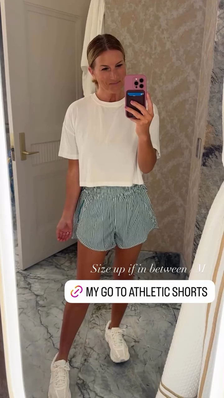 Color: green striped 
Size up if in between / M

#LTKActive #LTKfitnessgoals #LTKootd
