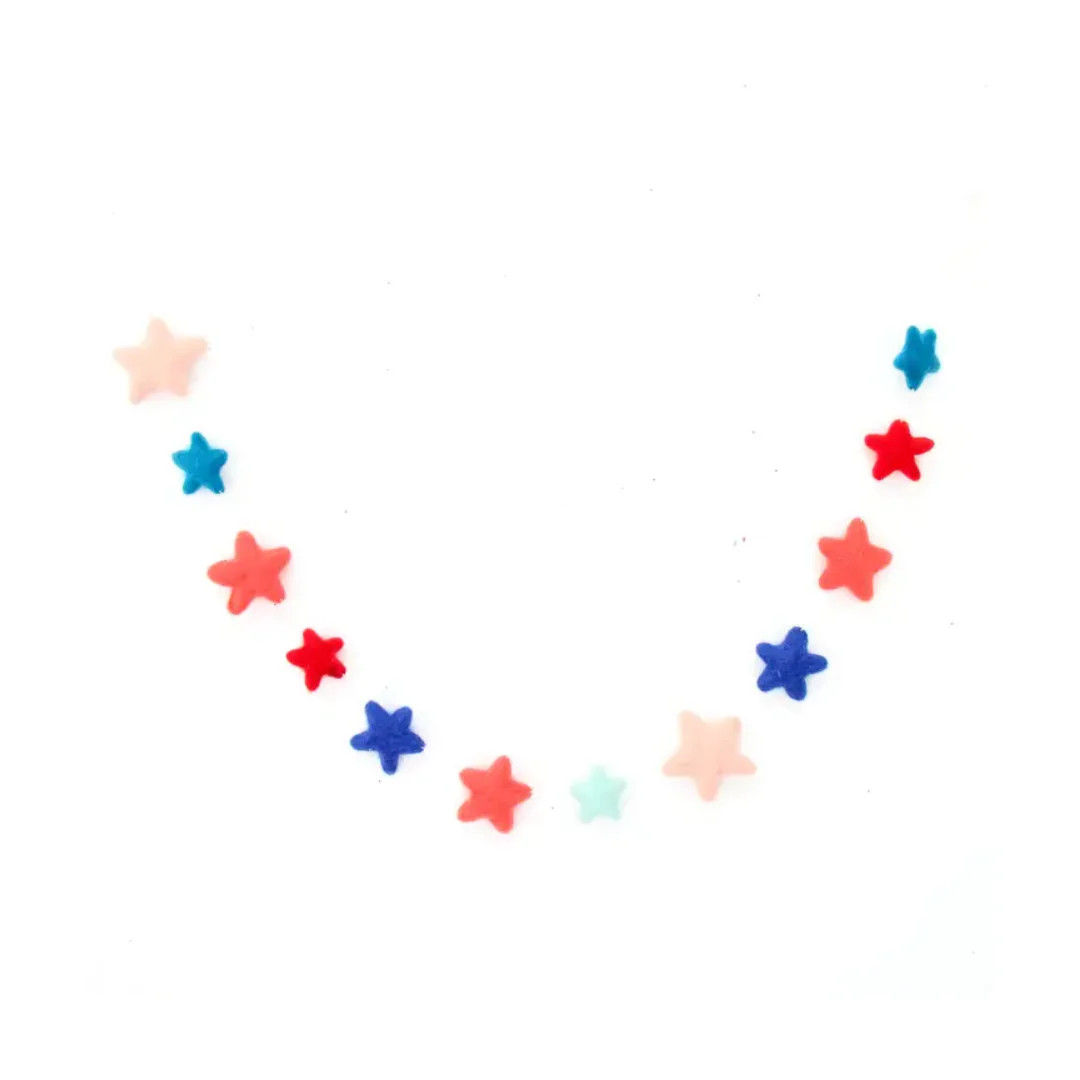 Patriotic Stars Felt Garland | Ellie and Piper