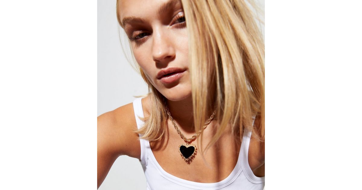 Black Oversized Heart Twist Chain Necklace
						
						Add to Saved Items
						Remove from Save... | New Look (UK)