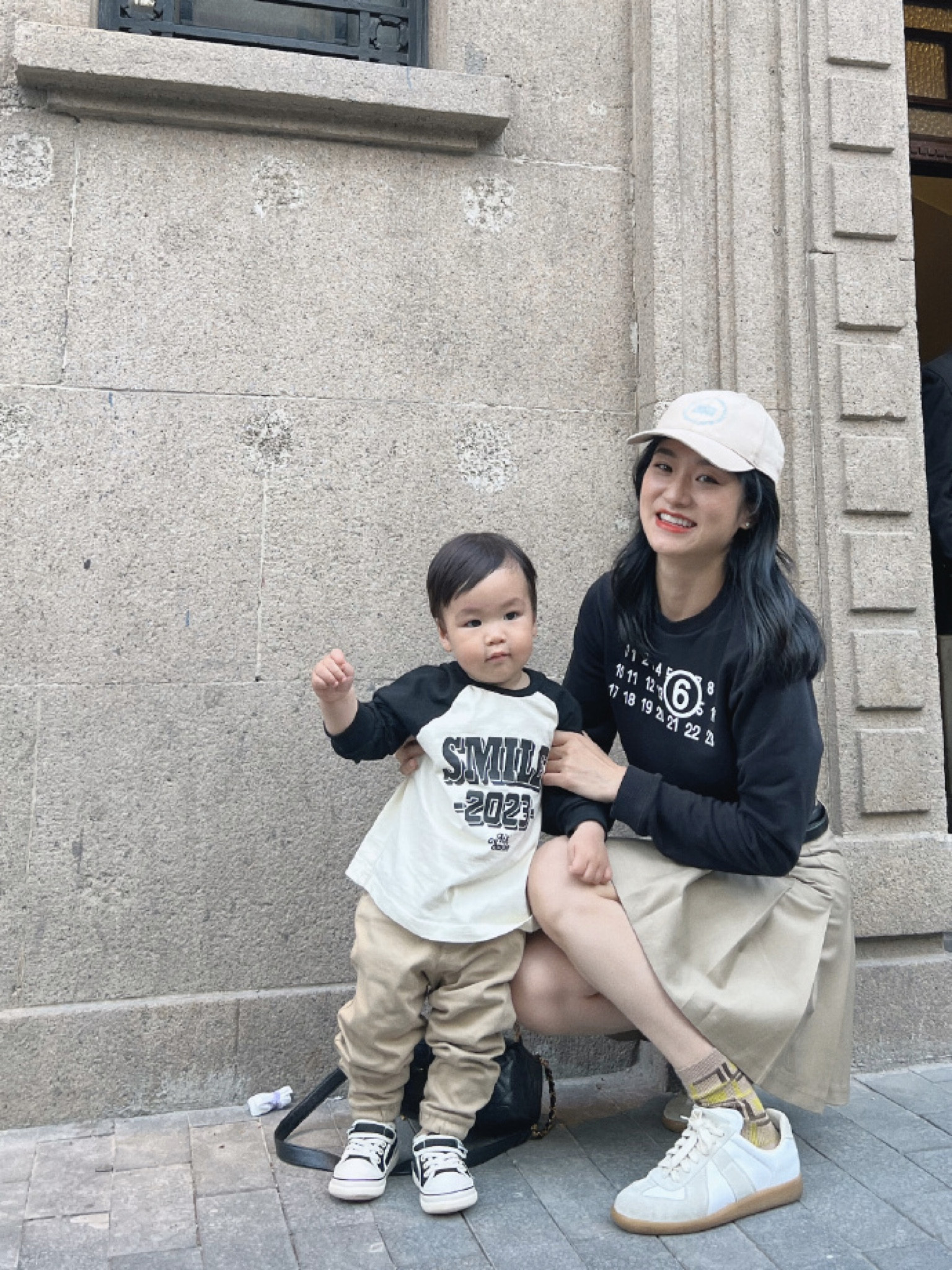 卫衣+裙子真心方便
这个组合可以反复搭配一万遍 ✌️
带着黄毛毛外滩逛了一圈
他说街拍这套他很熟
就是我快要把他的屁股捏爆了 😭
#梨人必学的卫衣裙子穿搭法##ootd# ​​​

#LTKbaby #LTKfit #LTKstyletip