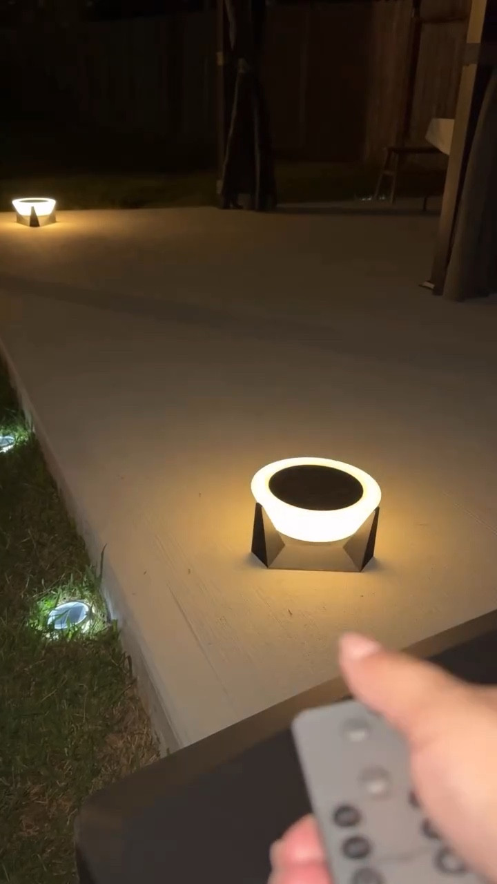Estás luces le Dieron el toque que le faltaba a mi patio.
✨comenta luces y te envio el link 😉
✨se cargan con luz solar.
✨se encienden con la caida del sol.
✨Duran encendidas Durante toda la noche.
•
•
•
•
•
•
•
#luces #outdoors #outdoorlights

#LTKSaleAlert #LTKActive #LTKHome