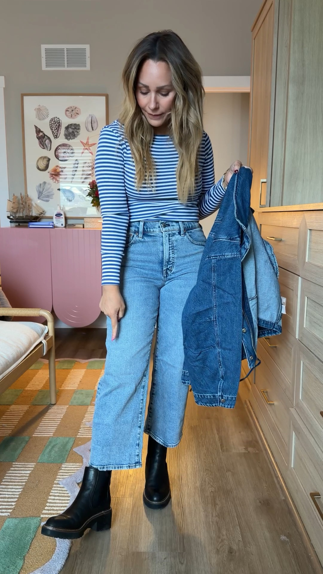 I don’t trust anything labeled “perfect”… especially when it comes to wide leg crops.  Length matters. Rise matters. Where it hits on the ankle matters.  But these? Okay. I see the vision.  Flattering waist, the right amount of structure, and that effortless drape that makes your legs look long instead of chopped.  

#LTKootd #LTKPetite #LTKgrwm