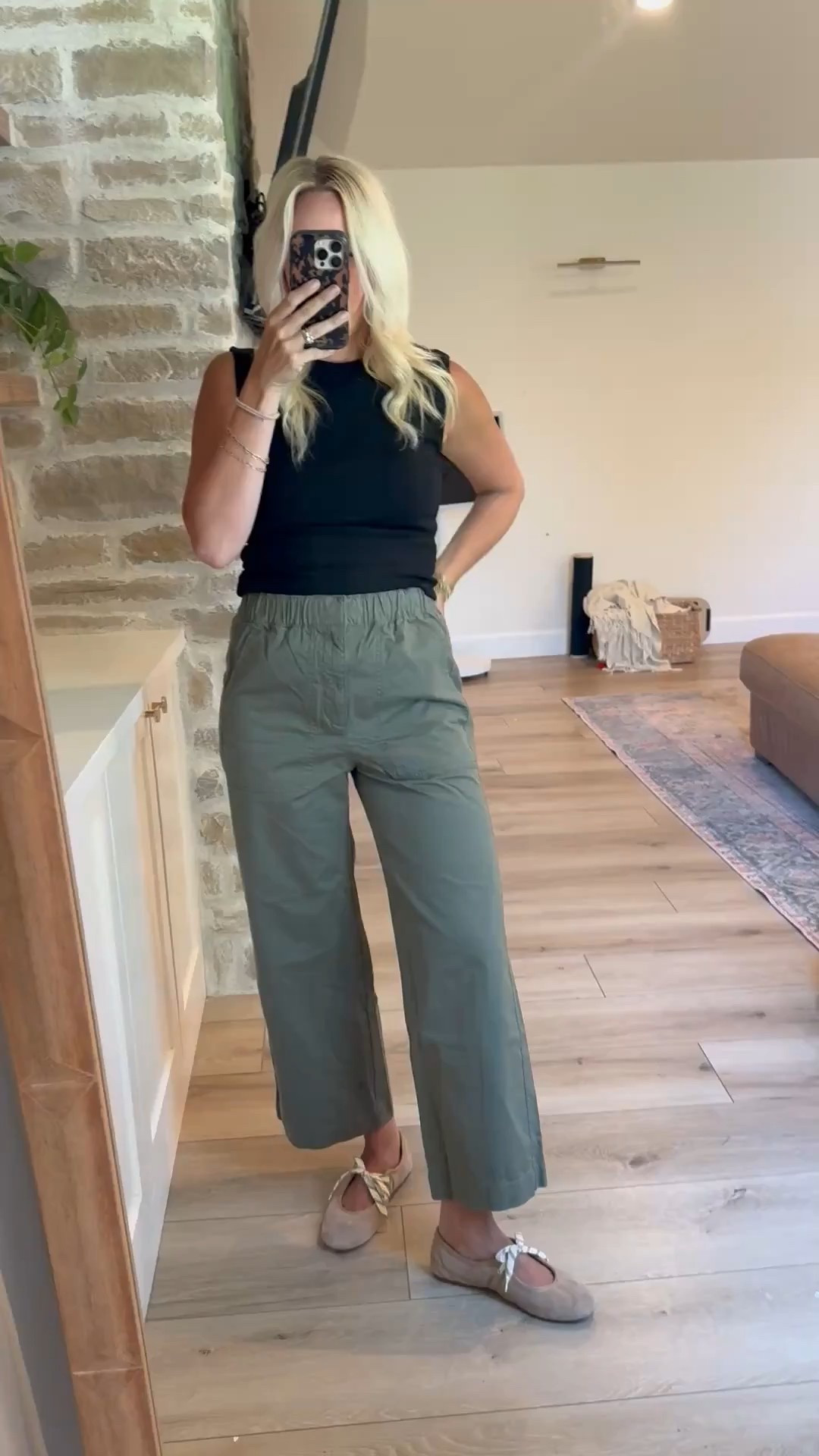 These pull on pants from gap are so good! They are $14 in your cart with code GFFRIEND! They come in several colors and prints! I’m wearing a size small and love the fit


#LTKSaleAlert #LTKStyleTip #LTKFindsUnder50