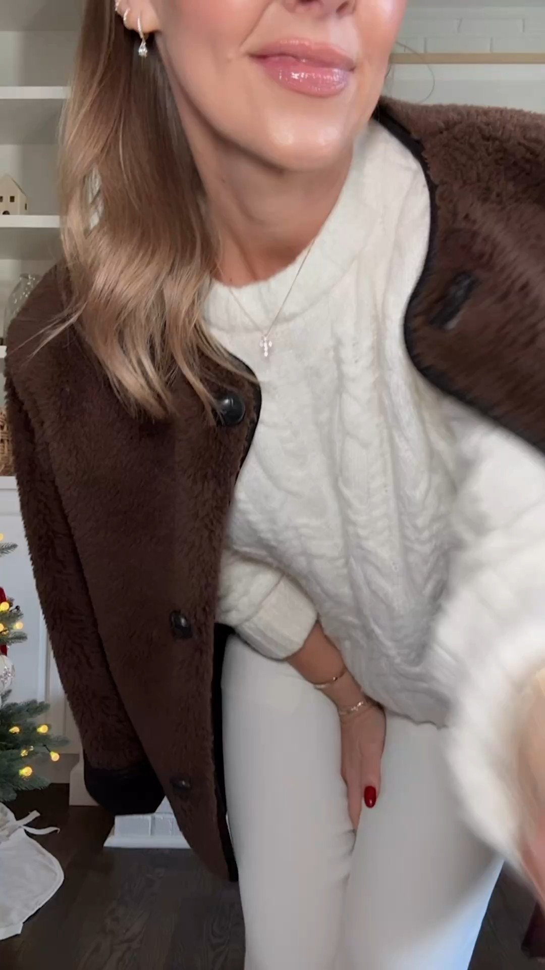 XS Target jacket / XS sweater (20% off!) / XS Short pants 🤎

#LTKootd #LTKPetite #LTKHoliday