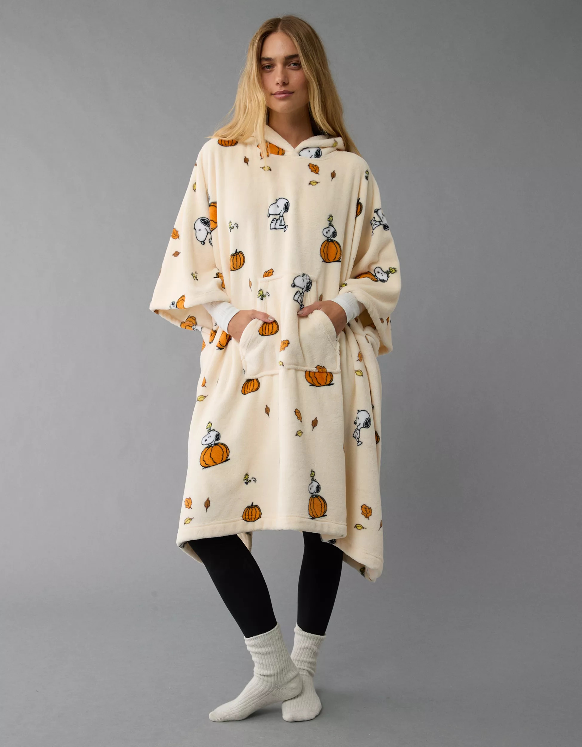 AE Peanuts Fall Blanket Poncho | American Eagle Outfitters (US & CA)