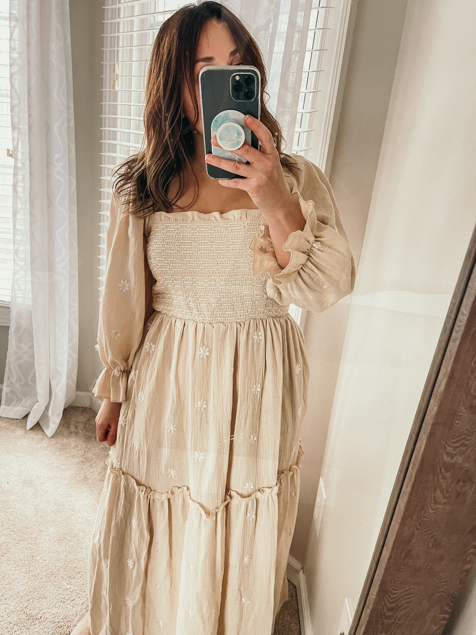 Just a great all around dress, light fabric, comfy fit that’s true to size and makes a great dress for a photoshoot when you are short on time and just gotta get it done! I love the color too, it’s a perfect neutral that will work for most editing styles. Works for a Family Photoshoot, Newborn or Maternity Session, both indoors and out. It’s a solid pick for photoshoots that you will wear afterwards too! I added the original color I’m wear as well as some other options. 😍 Wearing a size small and I’m 5’0.

#LTKstyletip #LTKSeasonal #LTKbump