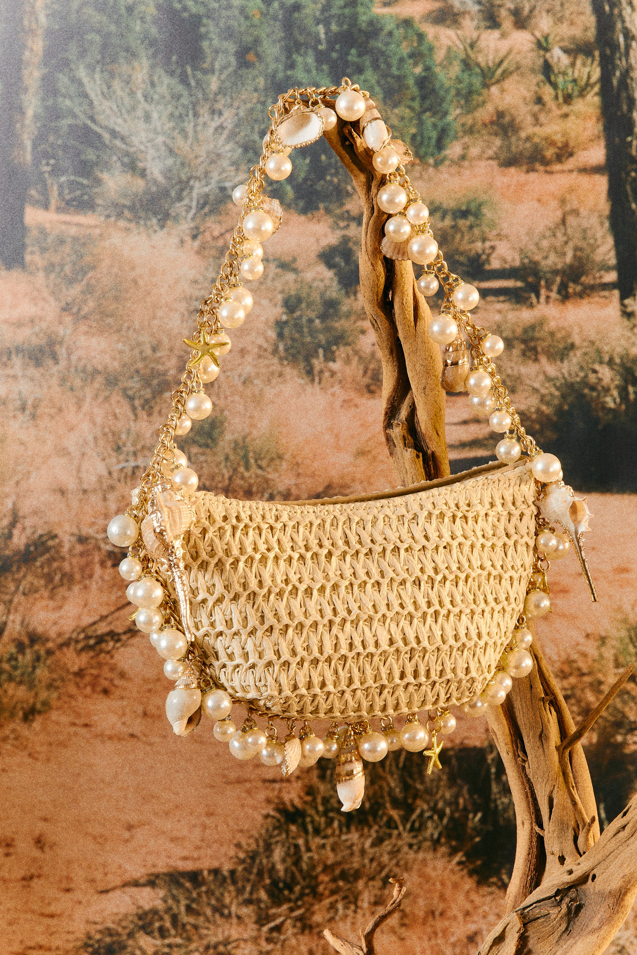 Miss Lola | Kalyani Sea Shell Handbag Natural | MISS LOLA