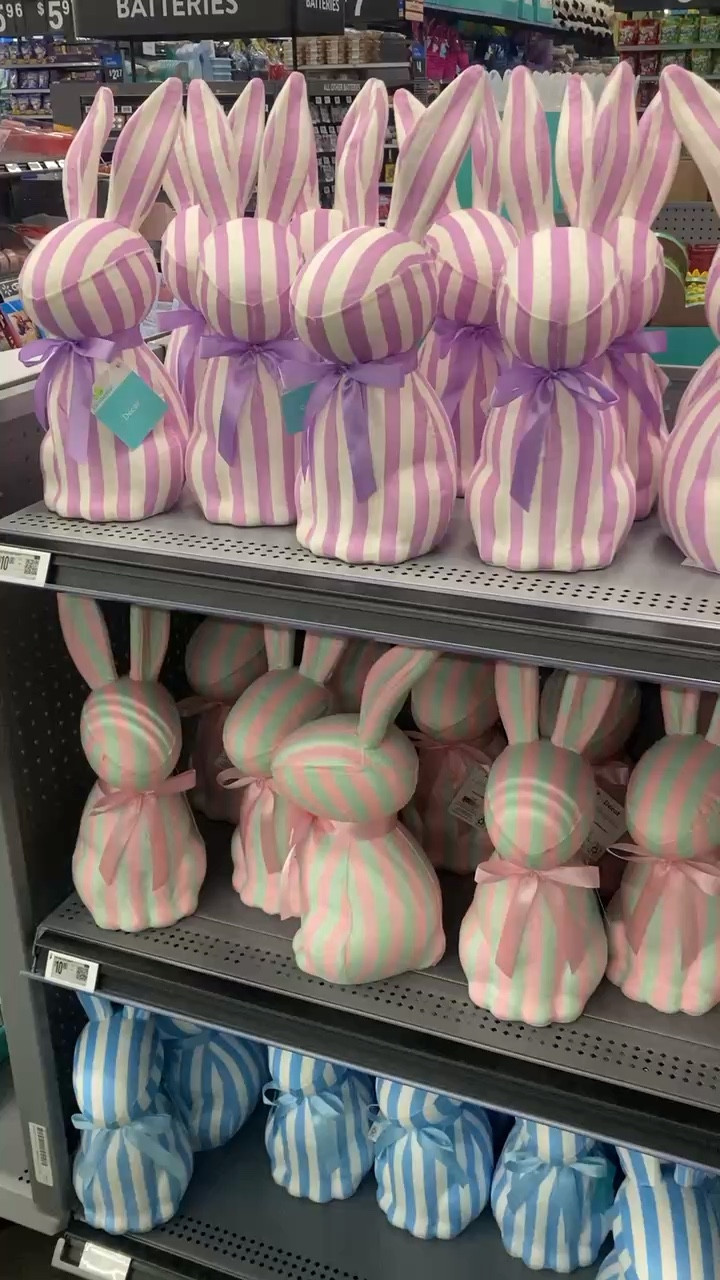 Easter bunnies 🐰
Love the stripe bunny Easter decor 


#LTKSeasonal #LTKSaleAlert #LTKHome