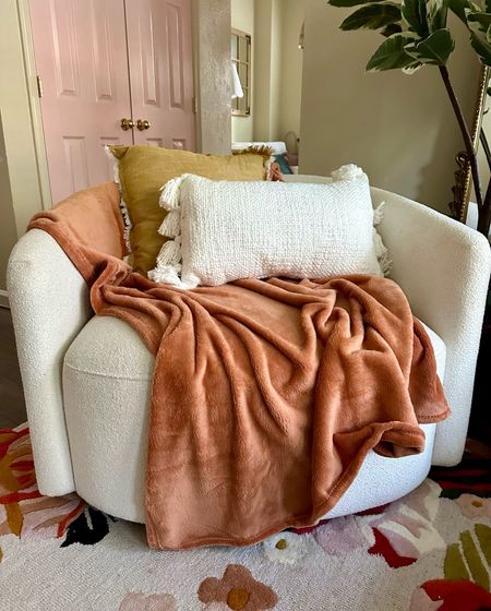 The perfect quick and simple refresher for my favorite living room chair! #walmartpartner #walmarthome @walmart

#LTKHome