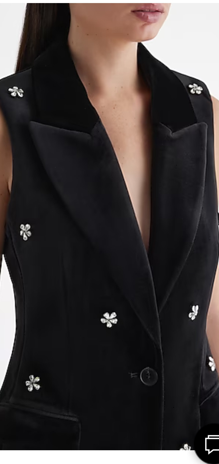 This velvet vest in the city this winter ❄️ 🪩🖤, perfect for a winter event or to spice up your work wear! 

#LTKparties #LTKworkwear #LTKHoliday