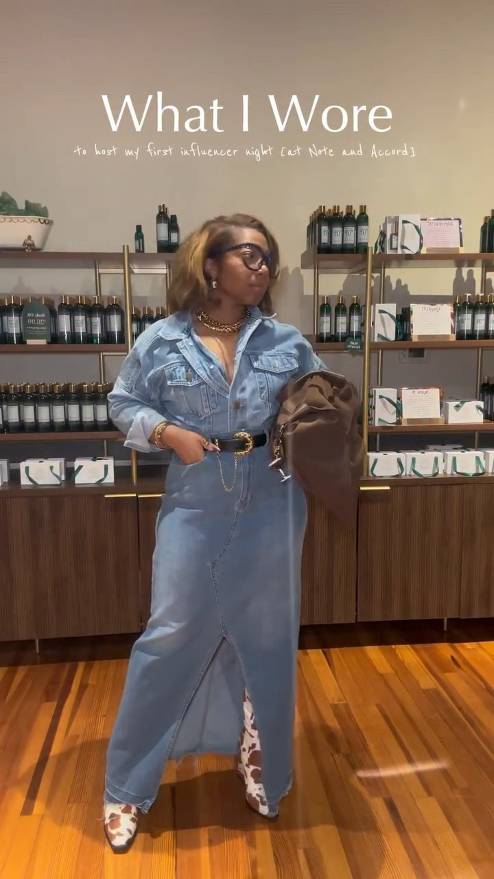Tonight I hosted my first Influencer Night (ever) at @noteandaccordperfume! A lil Canadian Tuxedo to celebrate the moment 💁🏽‍♀️

Crop Denim Jacket: @jluxlabel 
Denim skirt: @boohoo 
Belt: @cititrends 
Shoes: @missguided 
Frames: @zeelool 
Bag: @nordstromrack