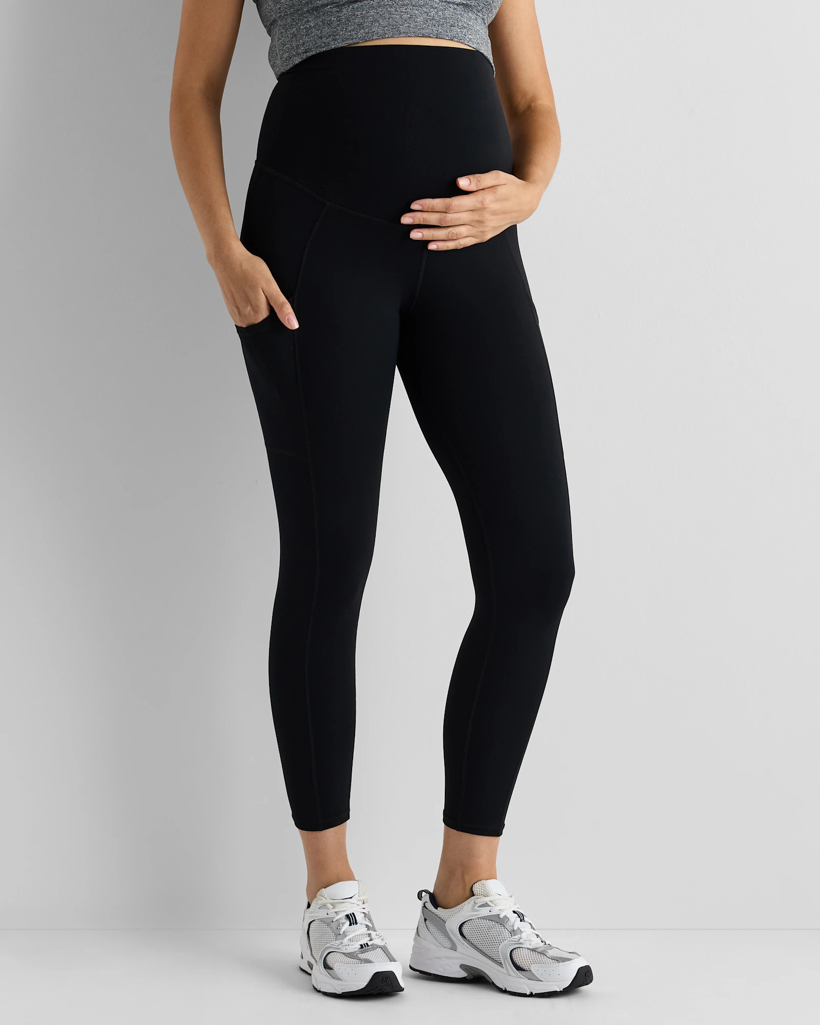 Ultra-Form Maternity Pocket Leggings in Black | Quince