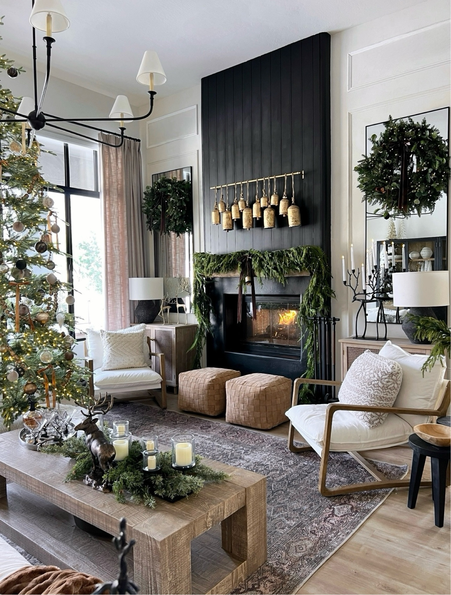 Stills of this space decorated for Christmas! ❤️

#LTKfindsunder100 #LTKfindsunder50 #LTKHoliday