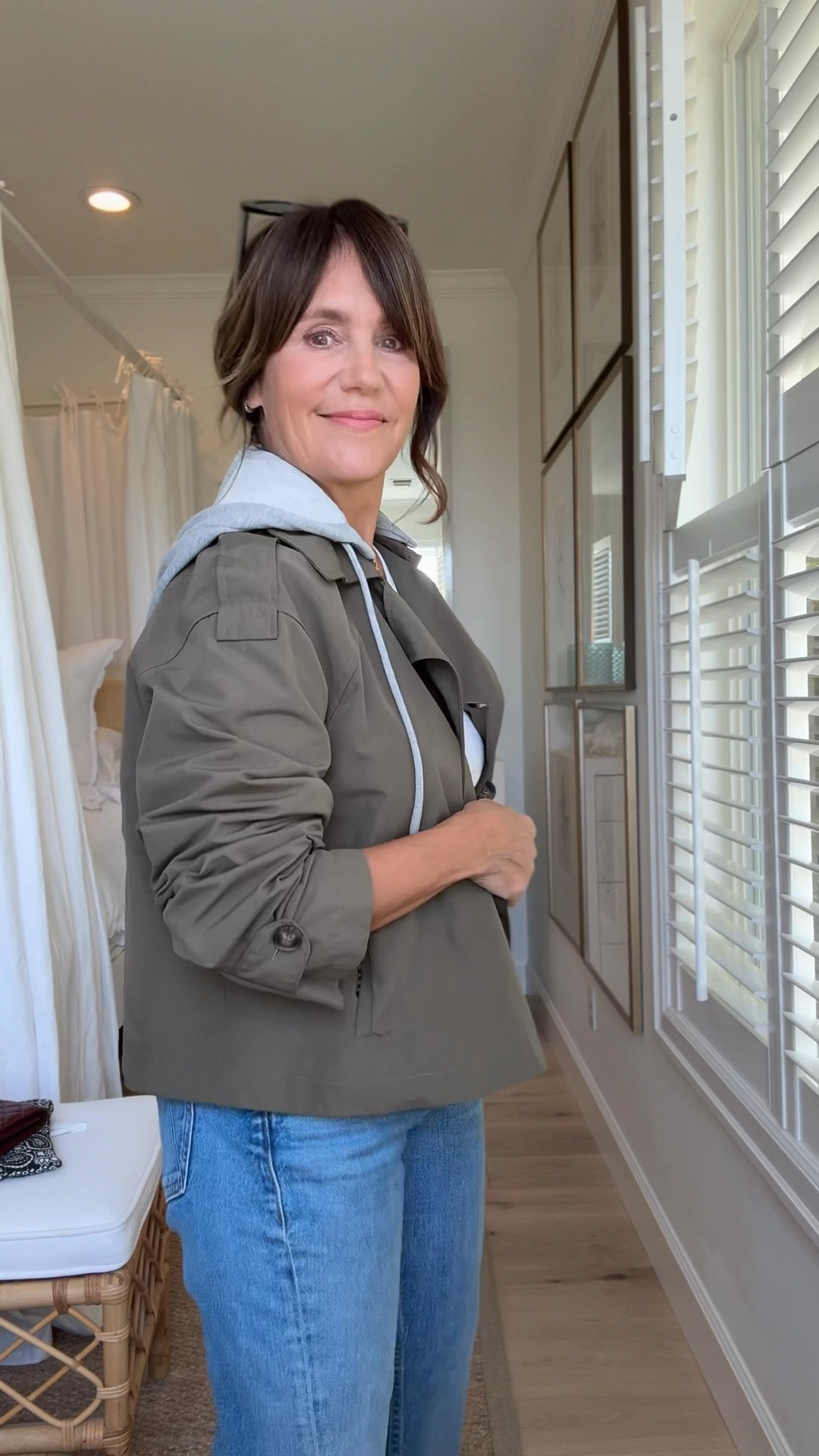 Wear this jacket now and all through fall! This is my definition of the perfect jacket! I highly recommend this one:)

@evereveofficial #everevepartner