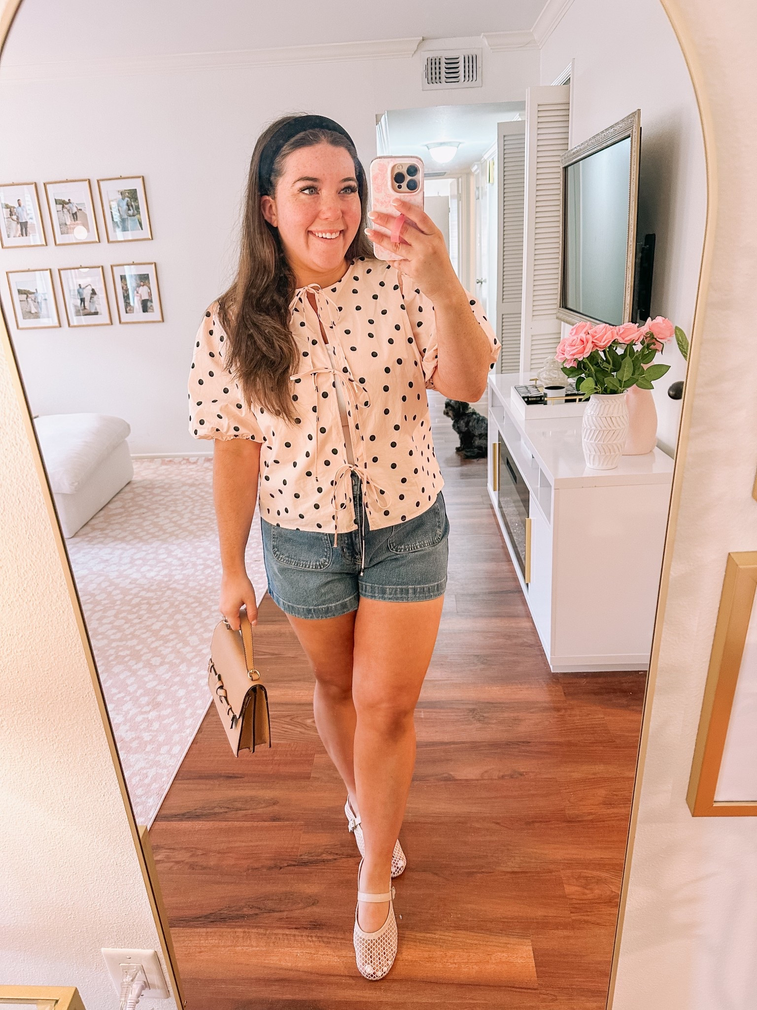 Cute spring and summer outfit! Wearing a L in top and 10 in shorts! Shorts are $18 and such a steal! 

#LTKStyleTip #LTKFindsUnder50 #LTKPetite