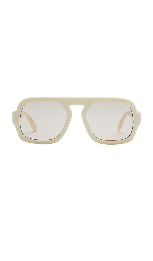 Elisa Johnson Jane Sunglasses in White. | Revolve Clothing (Global)