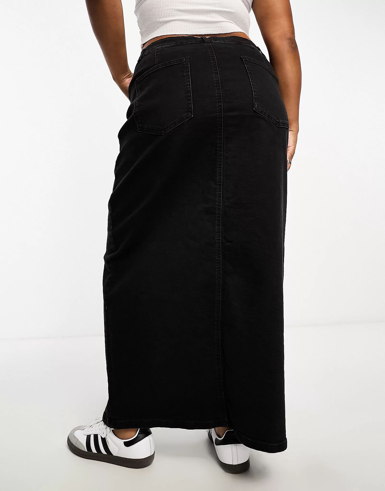 ASOS DESIGN Curve denim maxi skirt with split hem in washed black | ASOS (Global)