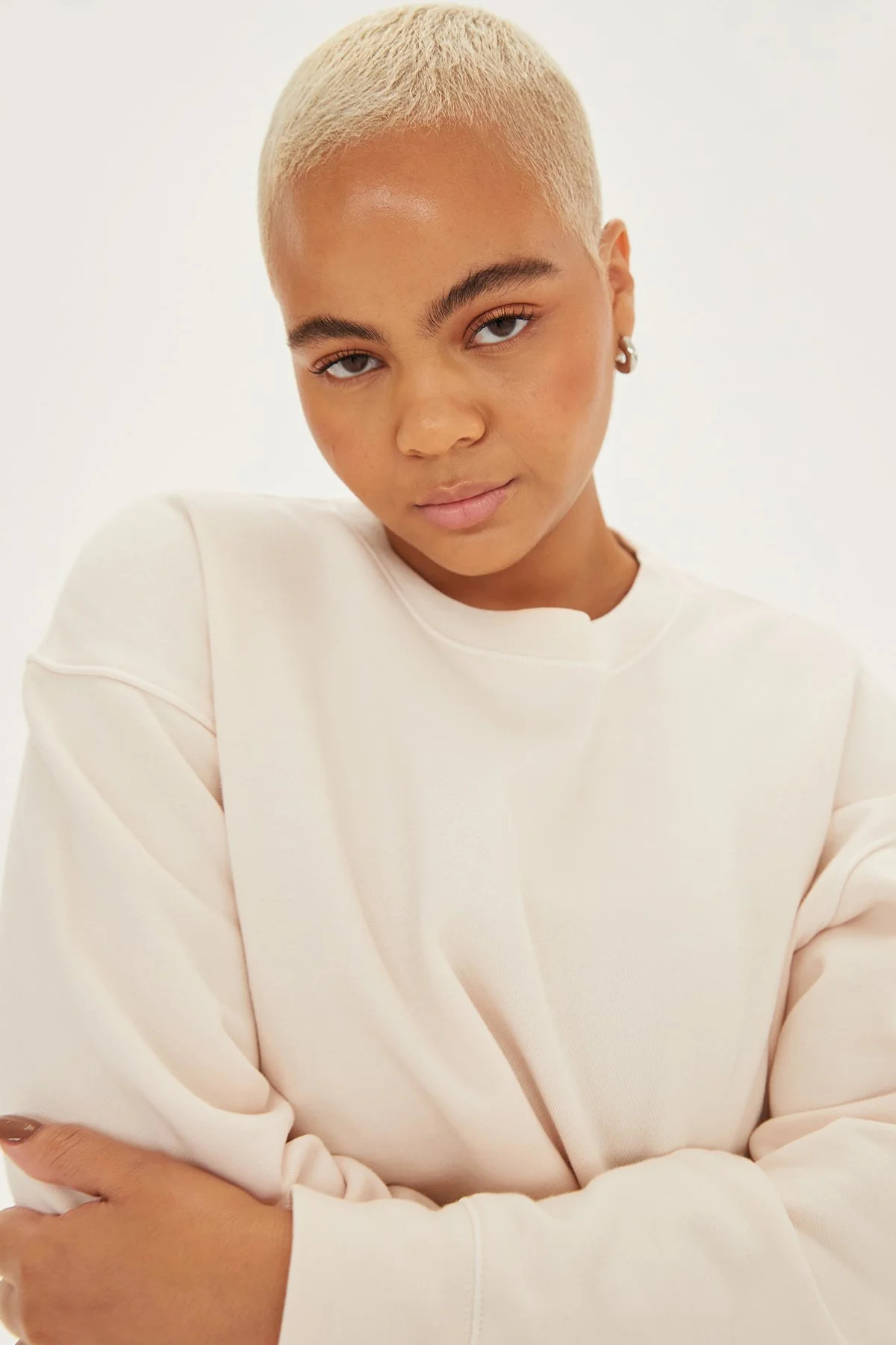 Ecru Cropped Sweatshirt | Girlfriend Collective