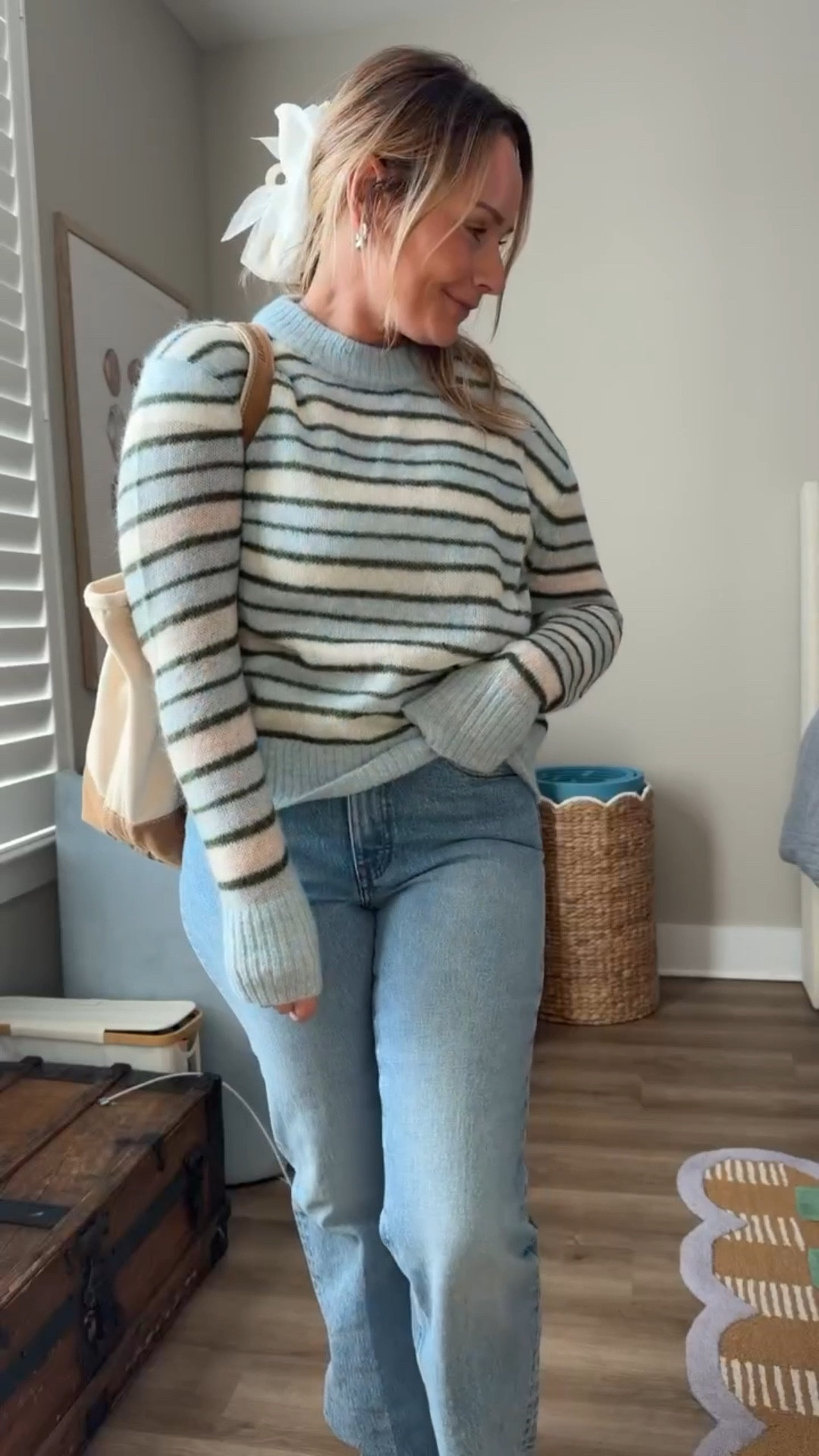 An easy everyday outfit I keep reaching for. The striped sweater is soft and relaxed without looking sloppy, and these jeans are that perfect straight fit that works with everything. Finished it off with classic black clogs for a look that feels casual, comfy, and still pulled together. All pieces are linked here.


striped sweater outfit, straight leg jeans, everyday casual outfit, mom outfit ideas, fall denim, cozy casual look, clogs outfit