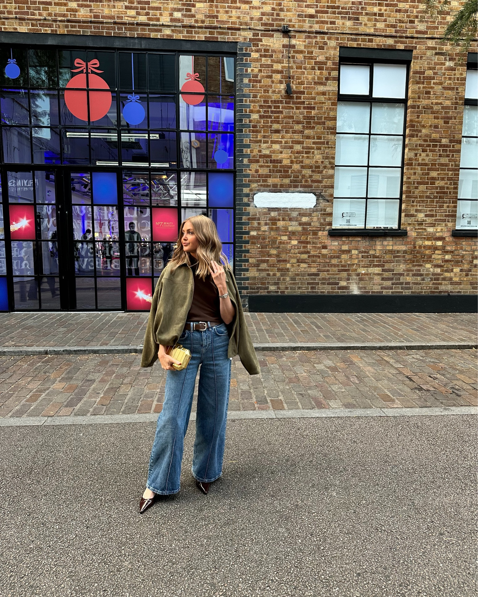 Simple going out outfit perfect for A/W 

#LTKjeans #LTKdatenight #LTKautumn