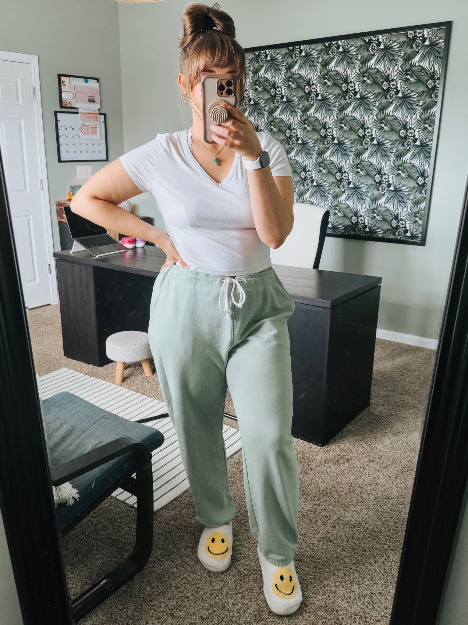 Comfy office fit 🙂 Who doesn’t love working from home in sweatpants & cute smiley house shoes!? 😋