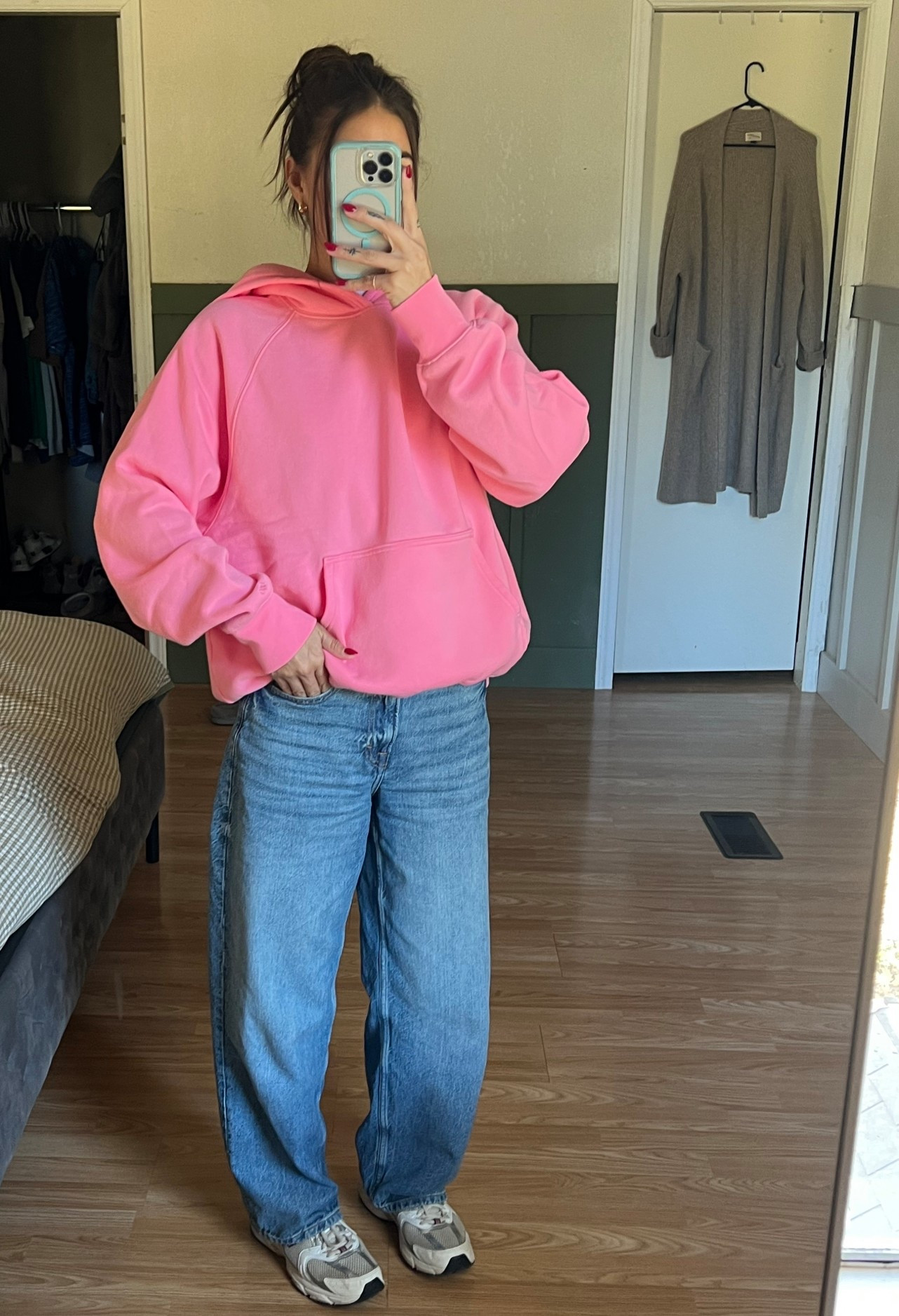 wearing size small for a looser fit

#LTKFindsUnder50 #LTKootd #LTKSaleAlert