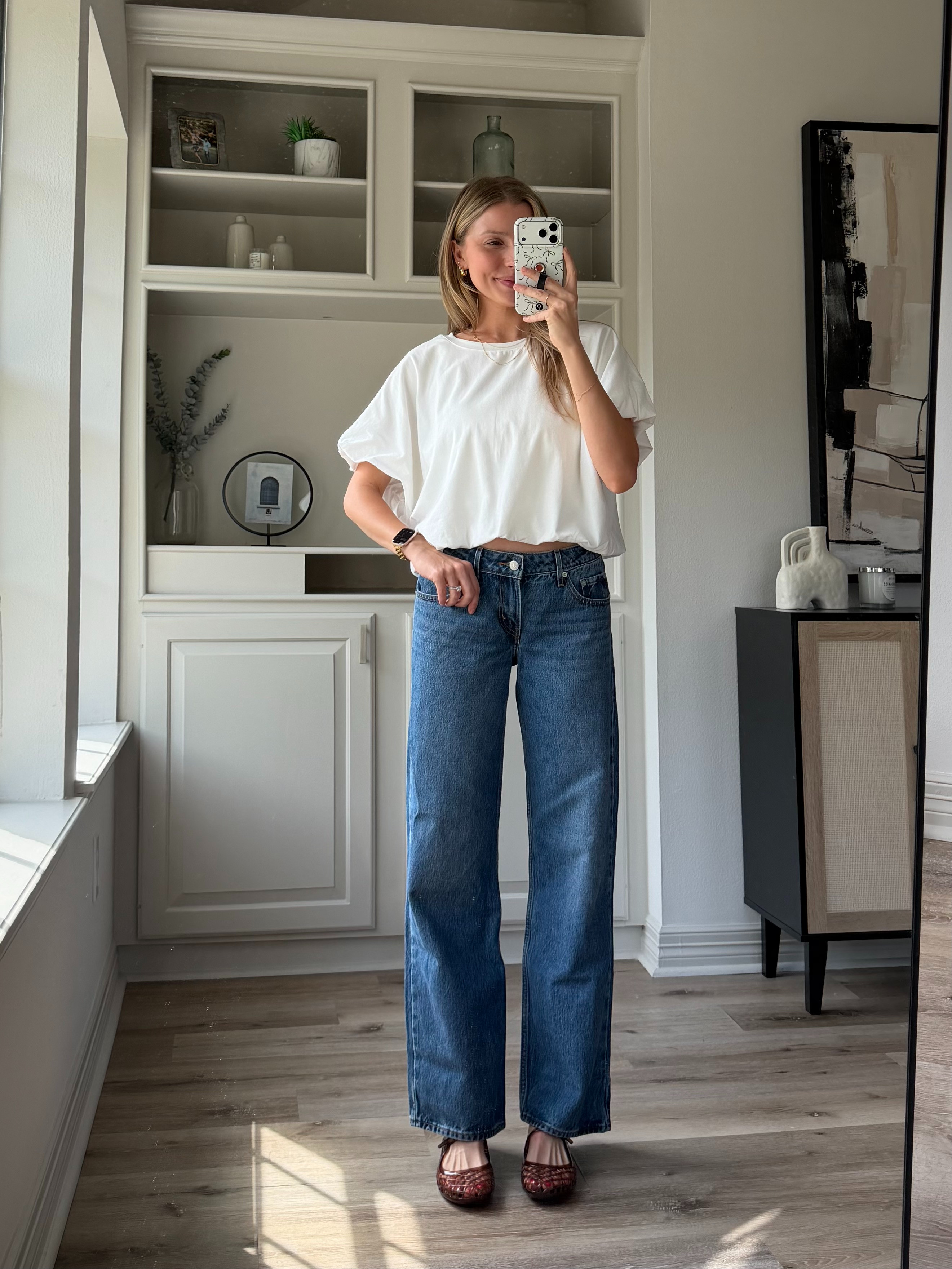 Cute, casual mom outfit! Wearing S in bubble tee. Size up 1/2 in jelly sandals! 

 