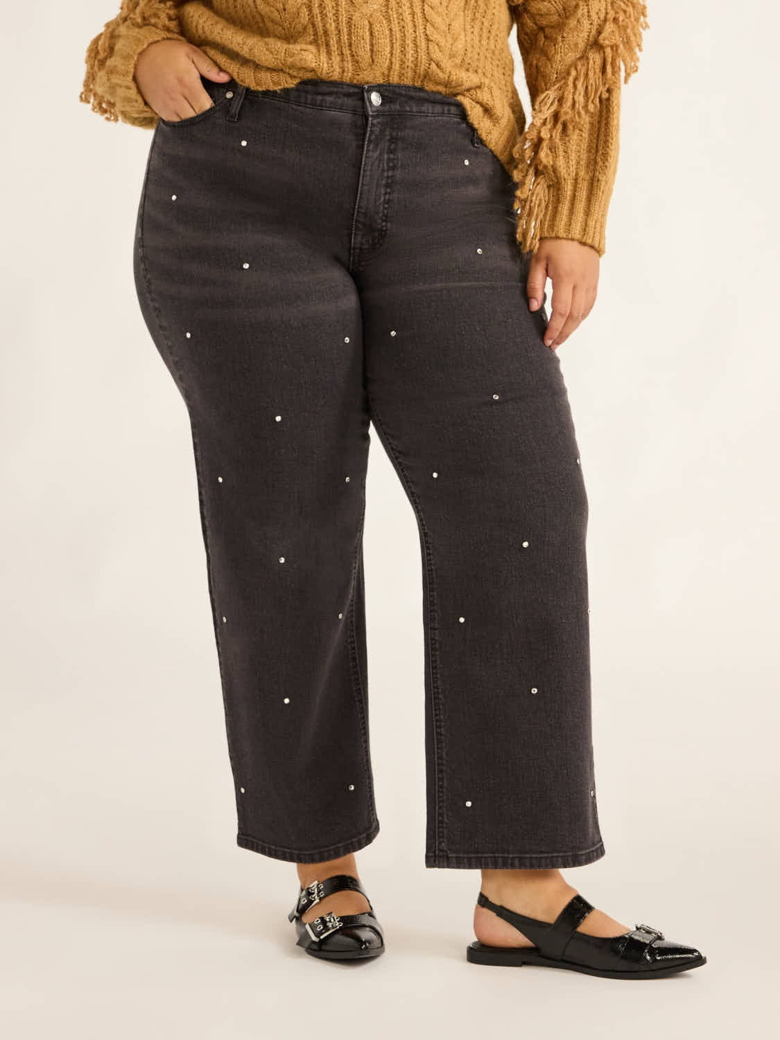 Scoop Women's and Women's Plus Low Slung Cropped Jeans with Rhinestones, 27” Inseam, Sizes 0-28... | Walmart (US)