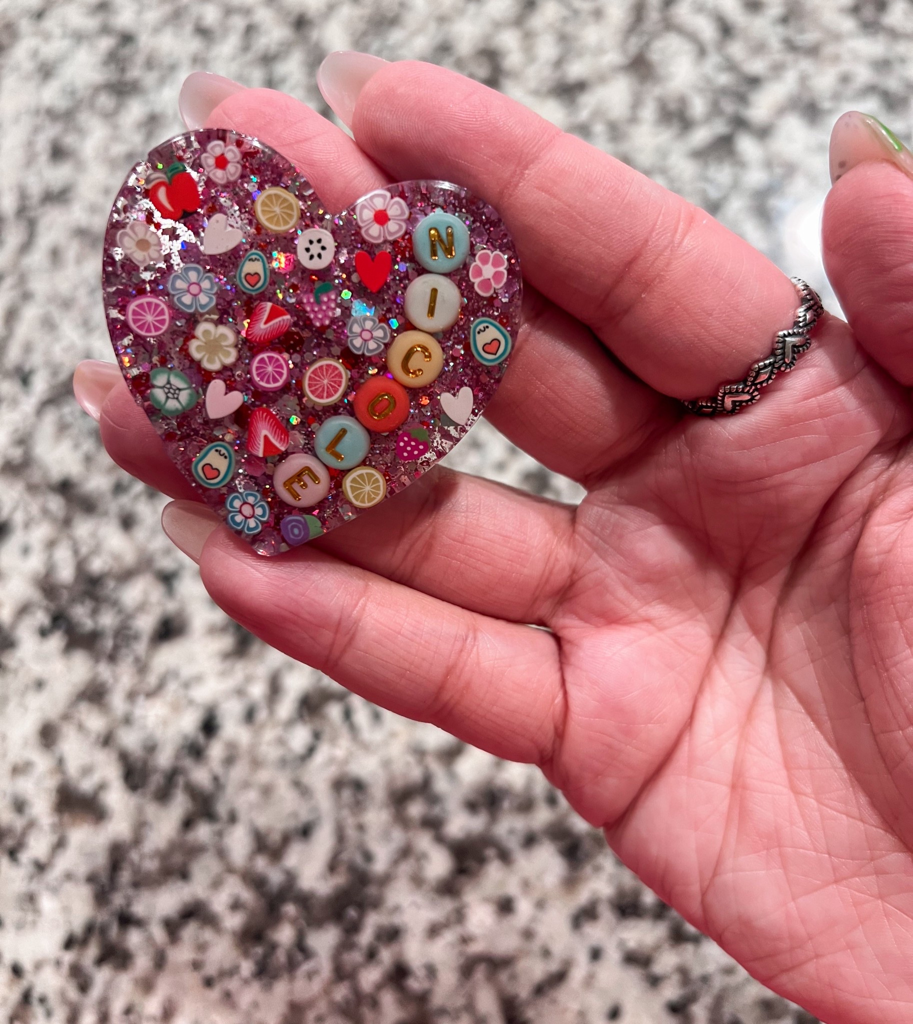 New pop socket for my kindle 💖 

#LTKSeasonal #LTKFindsUnder50 #LTKFindsUnder100