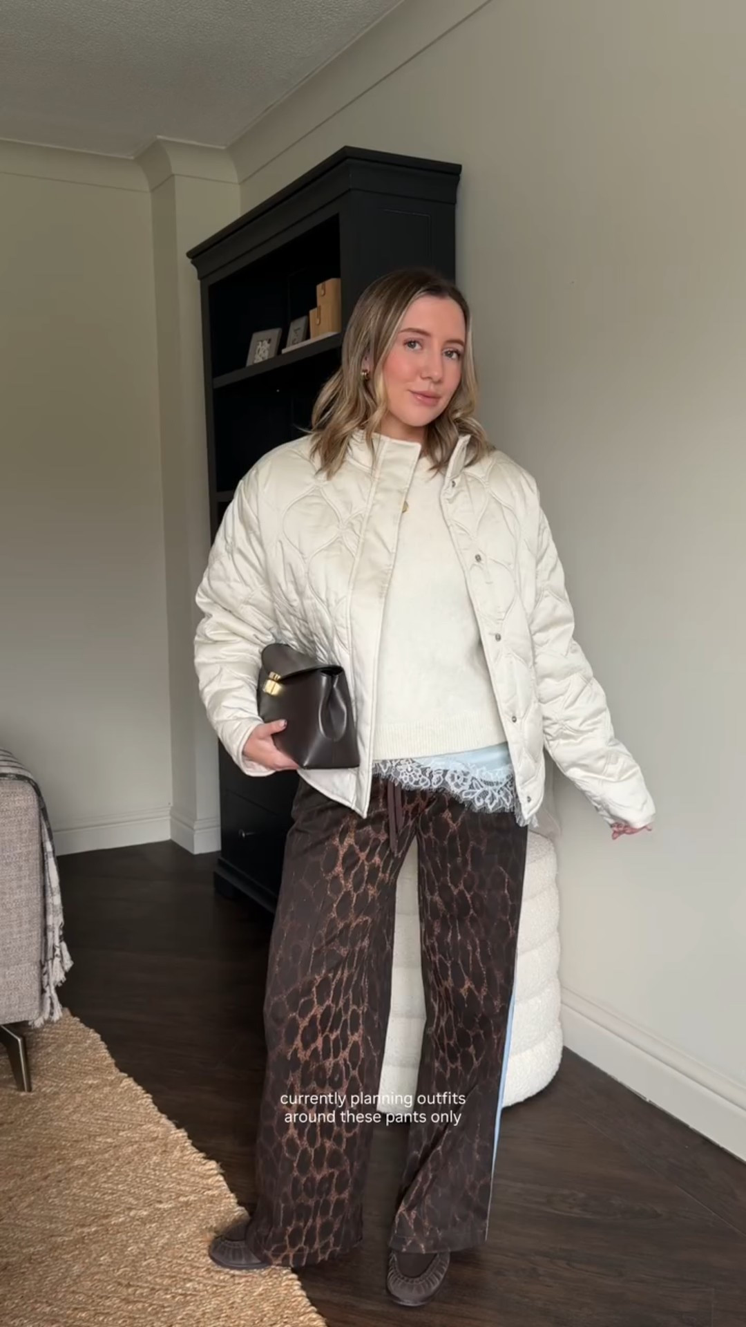 head-to-toe obsessed with this outfit 🩵 sometimes you just find the perfect outfit and it feels like it was made for you! elevated, comfy & got me feeling confident ✨

#outfitinspiration #neutralfashion #styleinspo #whatiwore #ootd