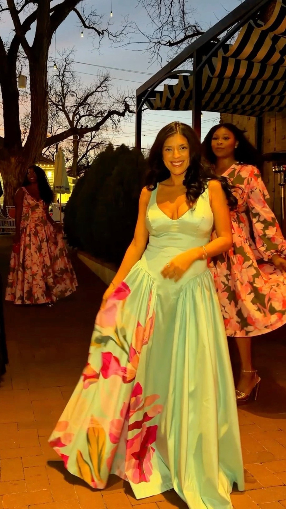 this dress deserved its own moment 💐

#eveninglook #dressmoment #floraldress

#LTKootd #LTKstorytime #LTKdayinmylife