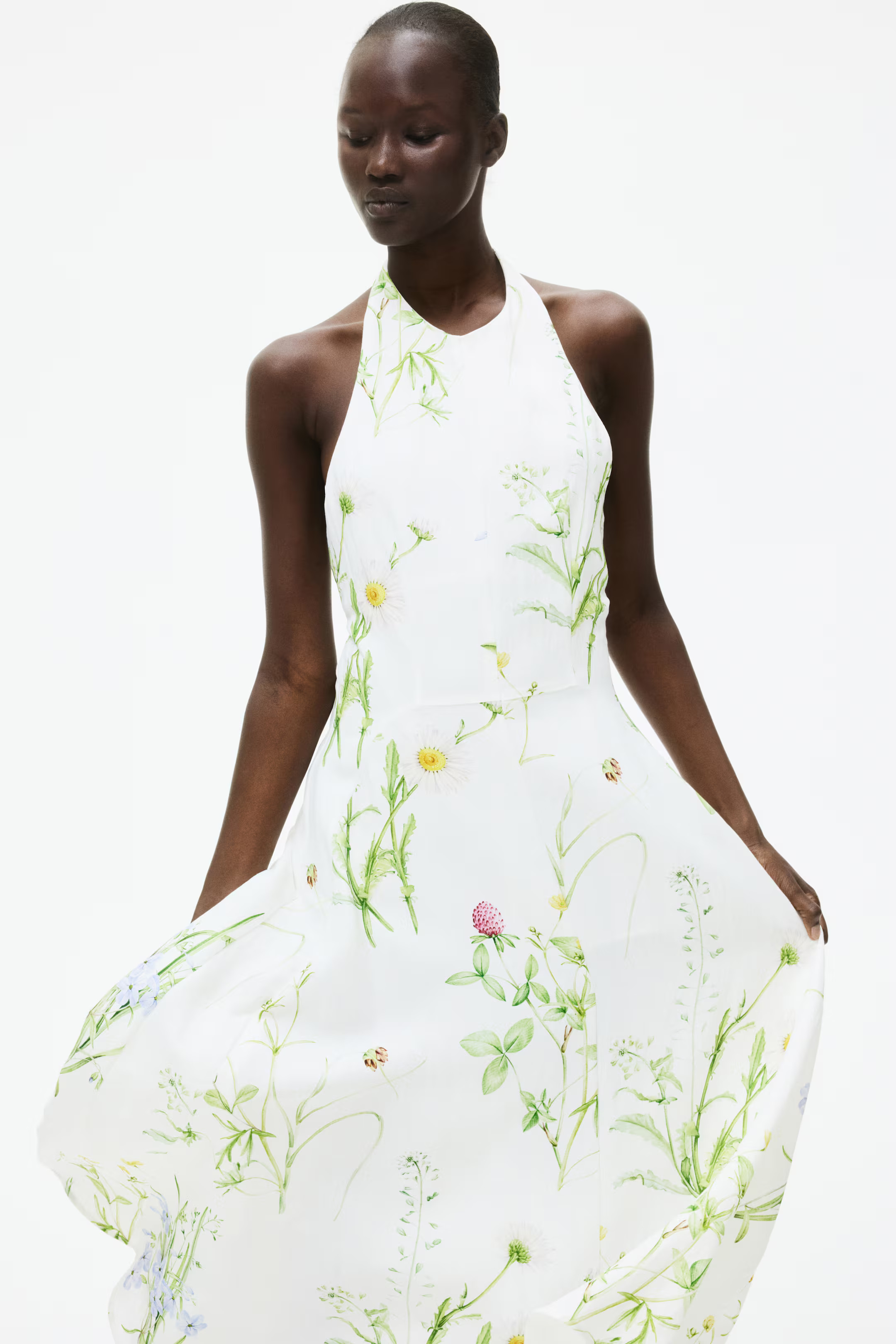 Flared halterneck dress | H&M (UK, MY, IN, SG, PH, TW, HK)