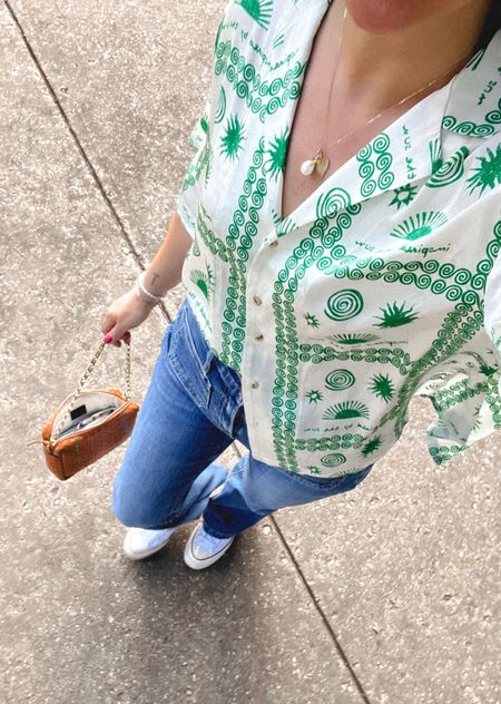 Happy St. Patrick’s Day! I told you guys this was going to be my St Paddy’s day look and here it is 😉 I can’t say enough good things about this top. It’s flowy, flattering, and kind of sexy in the back because of the slit. It’s under $70 and comes in a yellow color-way too if that’s more your thing 😉 

#LTKstyletip #LTKfindsunder100 #LTKitbag