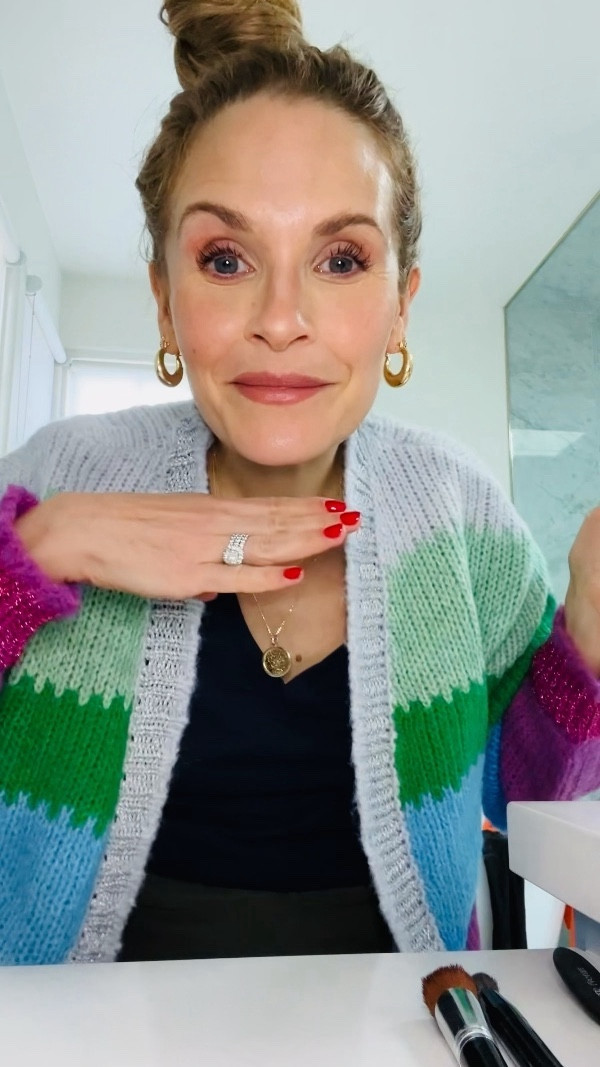 Quickie day makeup with some brand new makeup products added to the mix! Fresh, bright, clean, easy makeup in under 5mins! Can we do it? Yes we can!

#LTKVideo #LTKbeauty