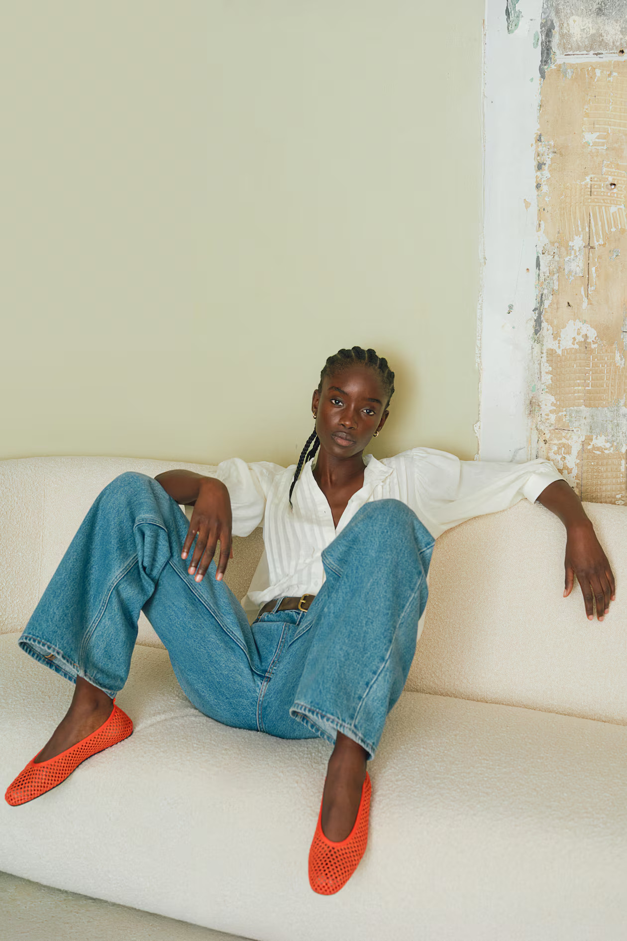 Pintucked linen-blend blouse - White - Ladies | H&M GB | H&M (UK, MY, IN, SG, PH, TW, HK)