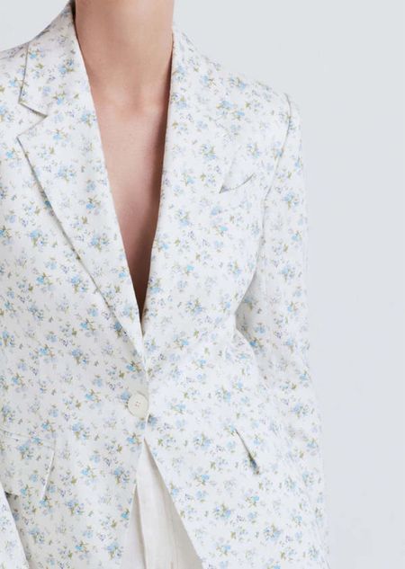 Summer blazer. Wearing size 6.

#LTKSeasonal #LTKworkwear #LTKstyletip