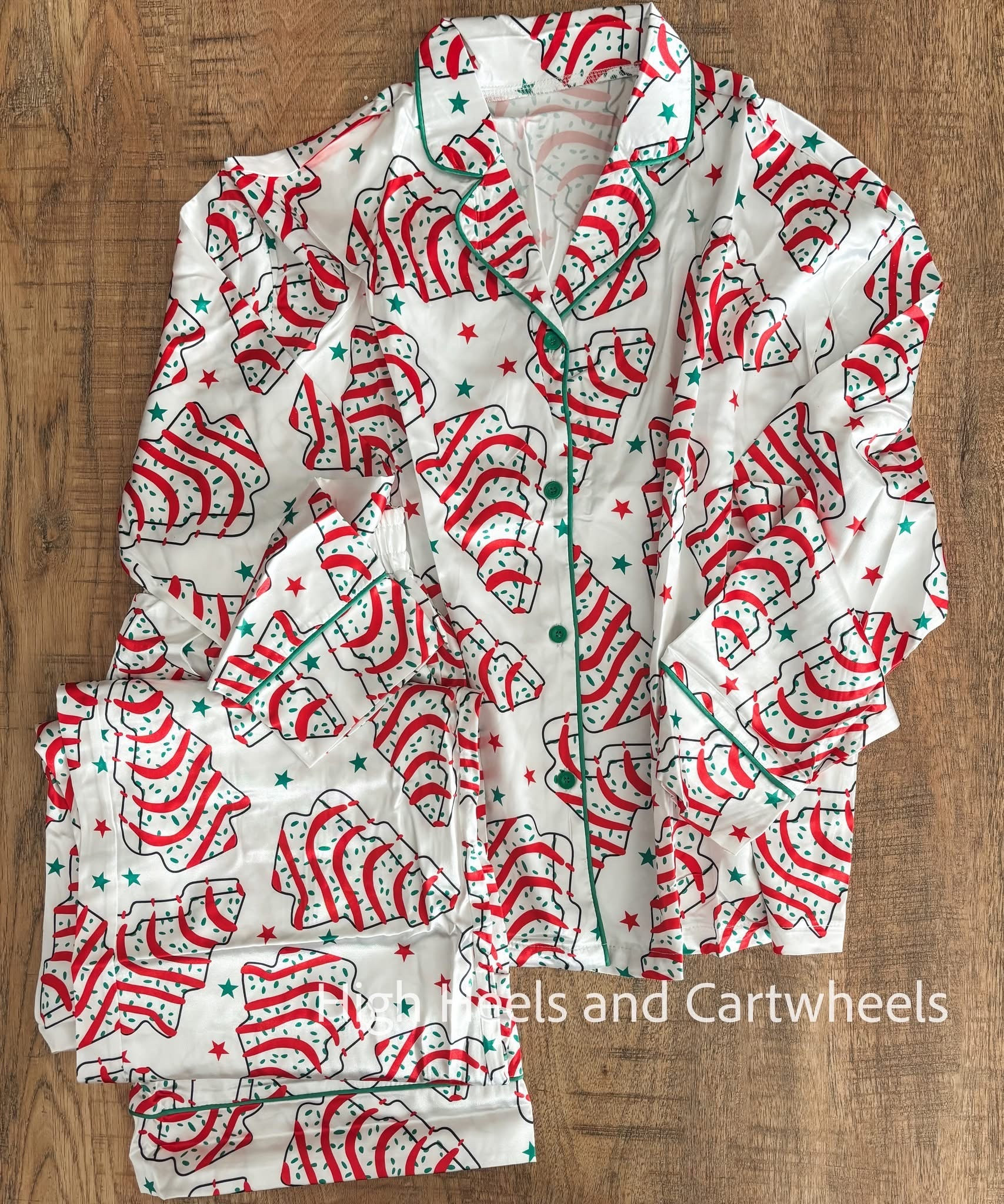 Obsessed with these pjs 

#LTKFindsUnder50 #LTKSeasonal