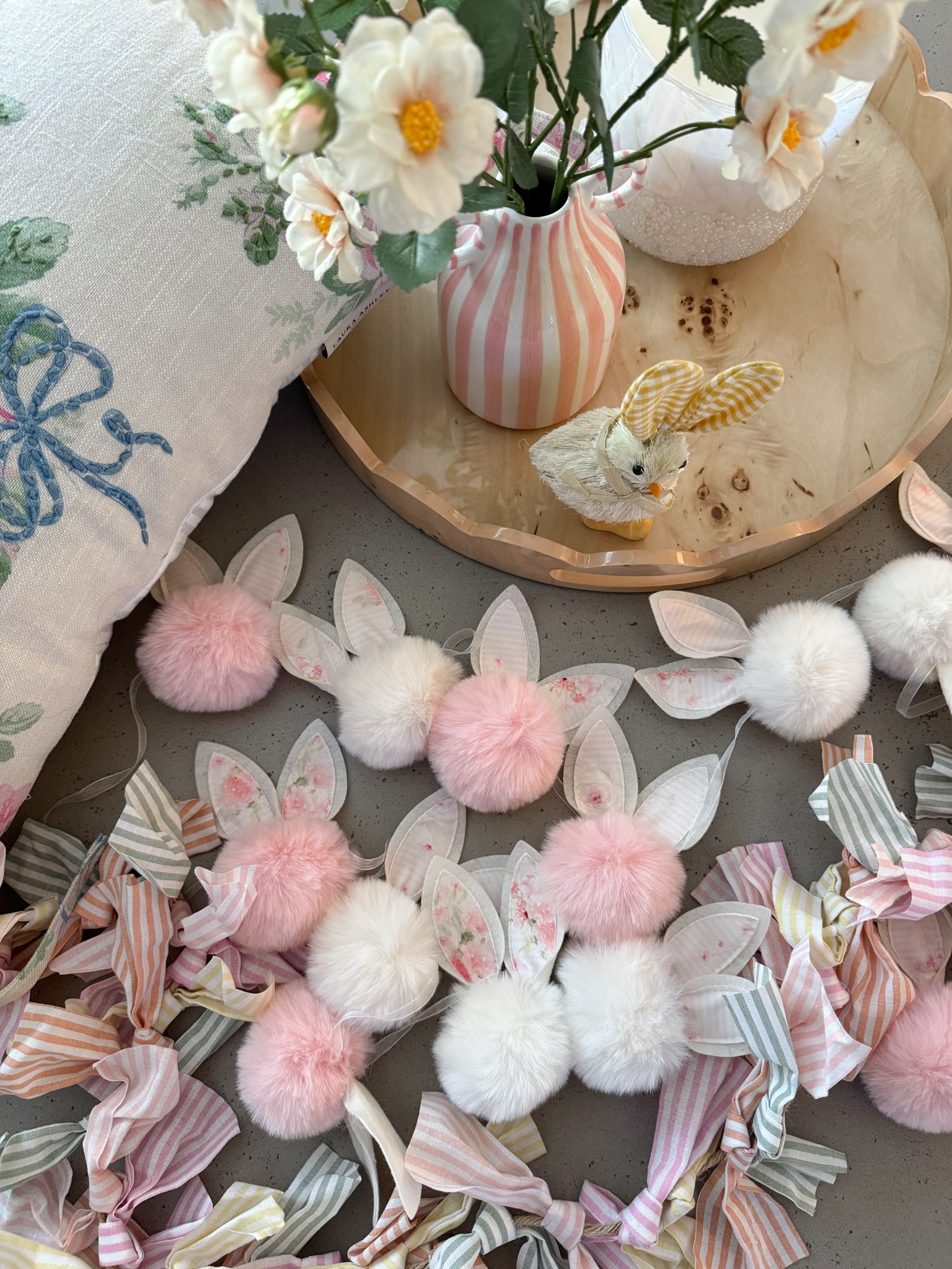 The sweetest bunny garland 🐰🎀 these will sell out! Runnnnnn

#LTKWatchNow #LTKSeasonal #LTKMostLoved