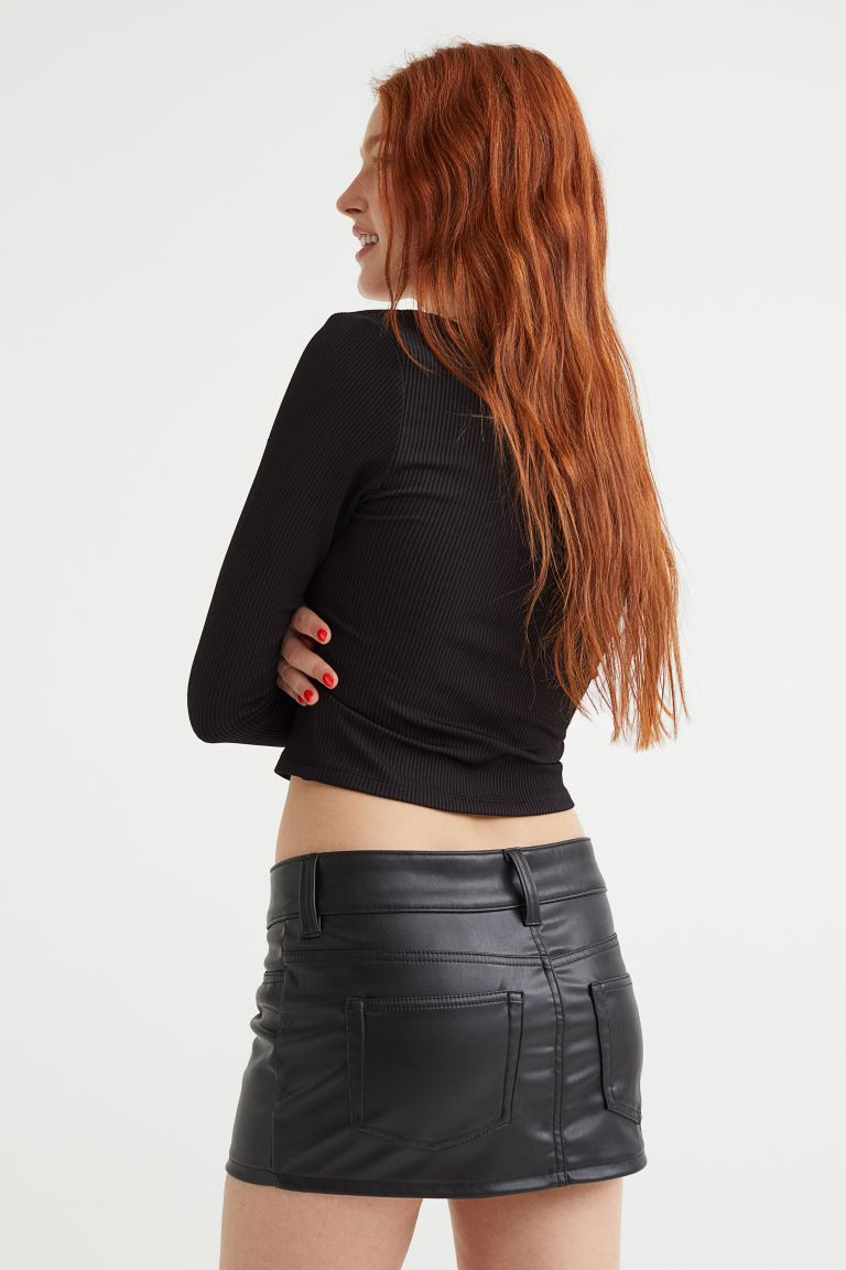 Mini skirt | H&M (UK, MY, IN, SG, PH, TW, HK)