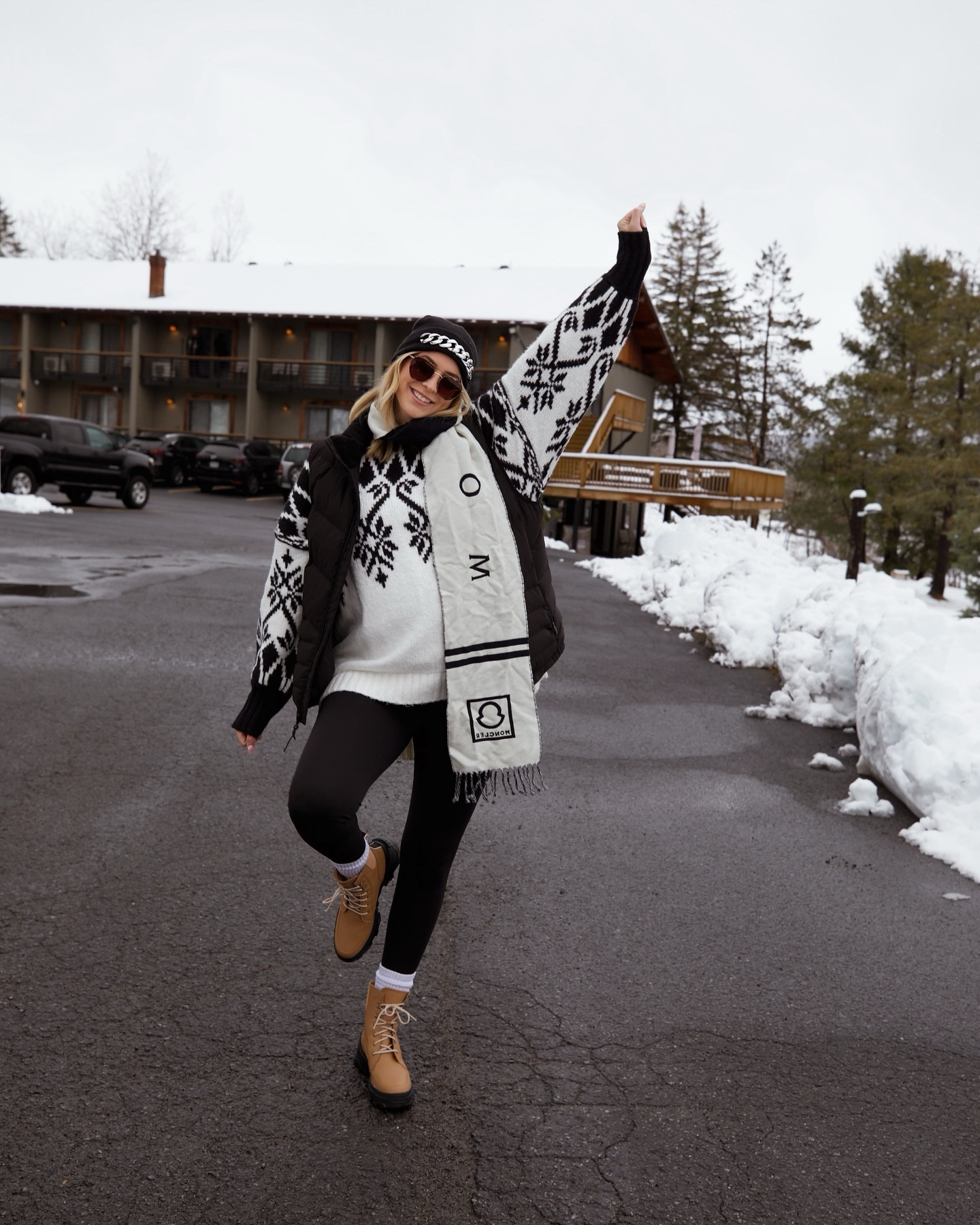 Winter hiking / Apres Ski Outfit 

#LTKSeasonal #LTKShoeCrush #LTKStyleTip