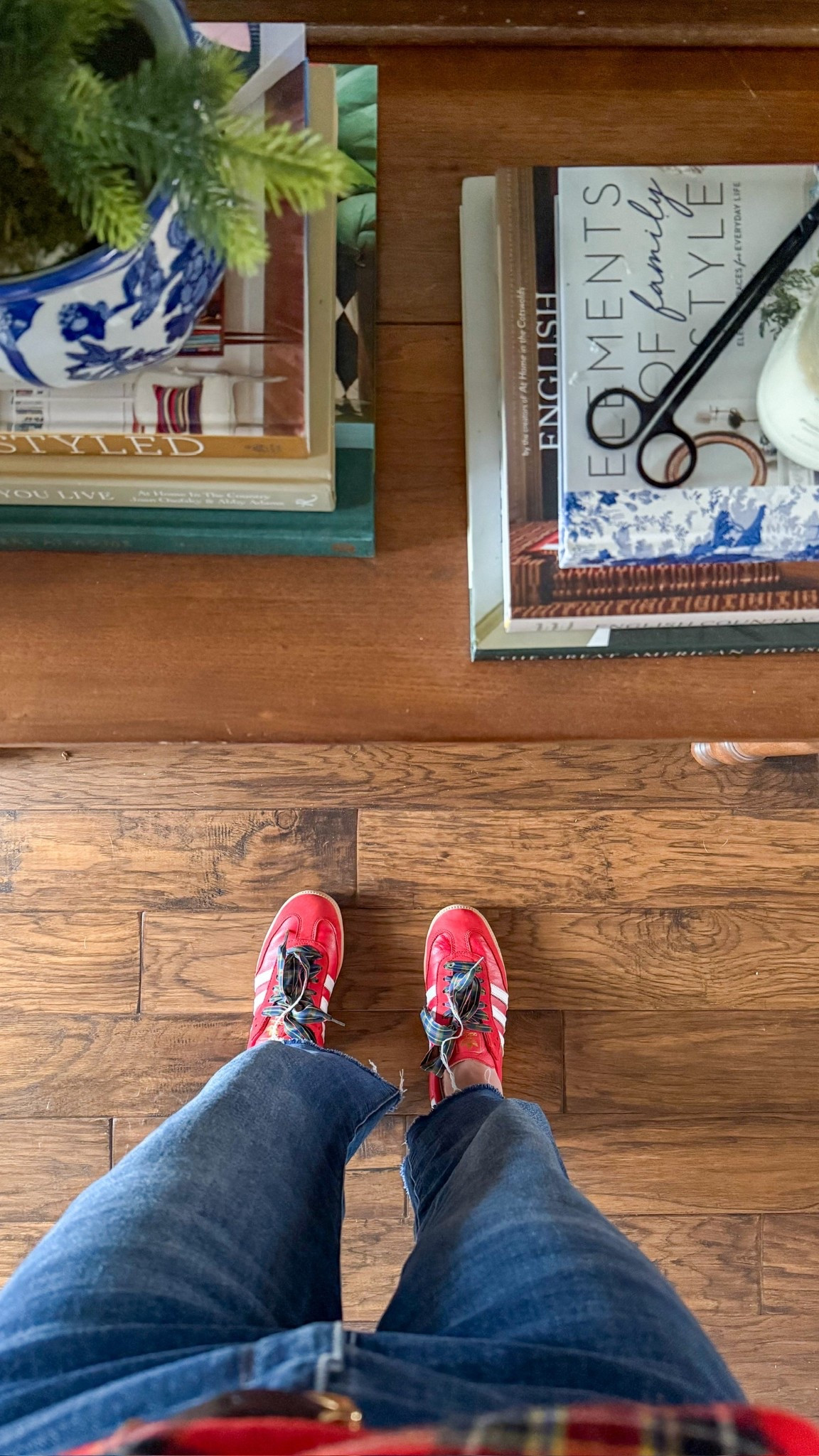 Red Sambas and coffee table books 😍

#sambas #adidas #coffeetable #books #entryway #tabledecor #ootd #ribbon #candles #homedecor 

#LTKSeasonal #LTKHome #LTKdayinmylife