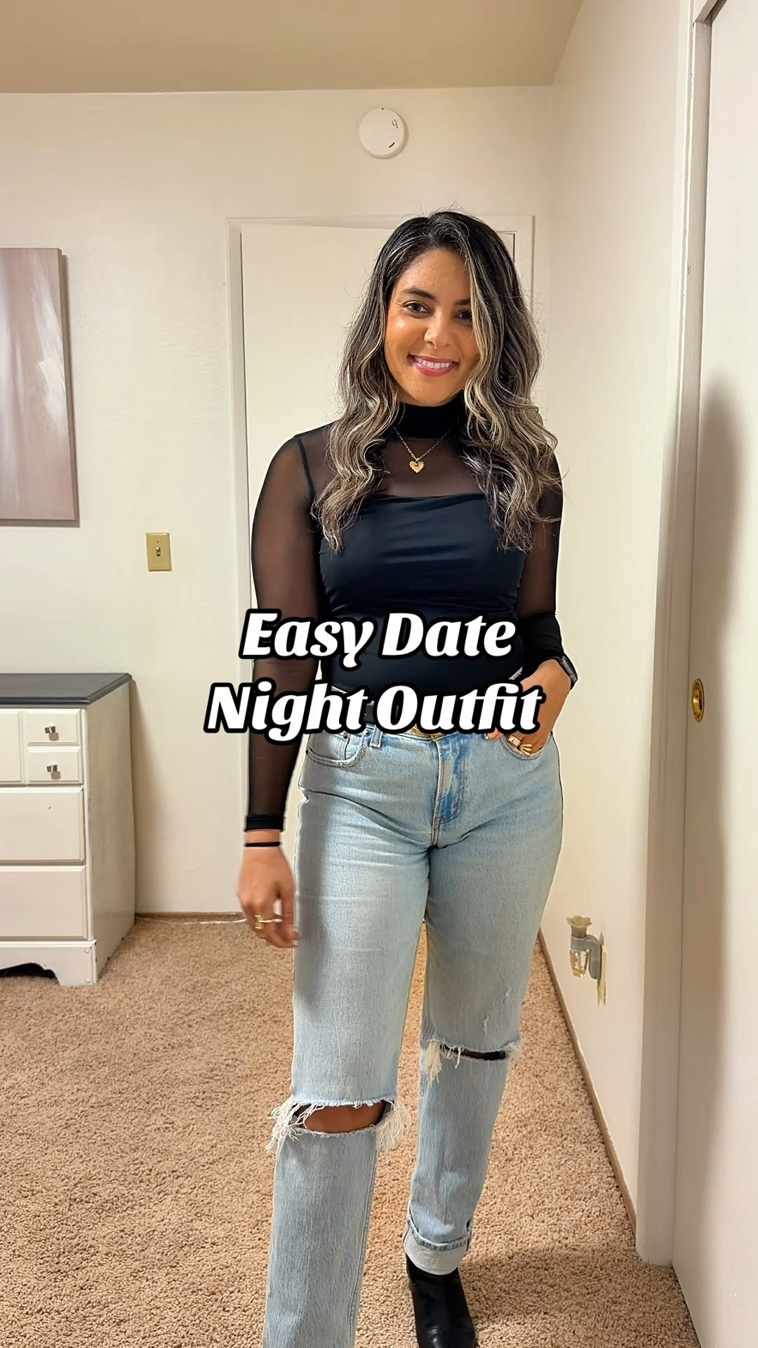 Easy date night outfit idea 🖤
When you want to look put together without overthinking it.
A classic black top, flattering jeans, and black boots — effortless, comfy, and always a win.