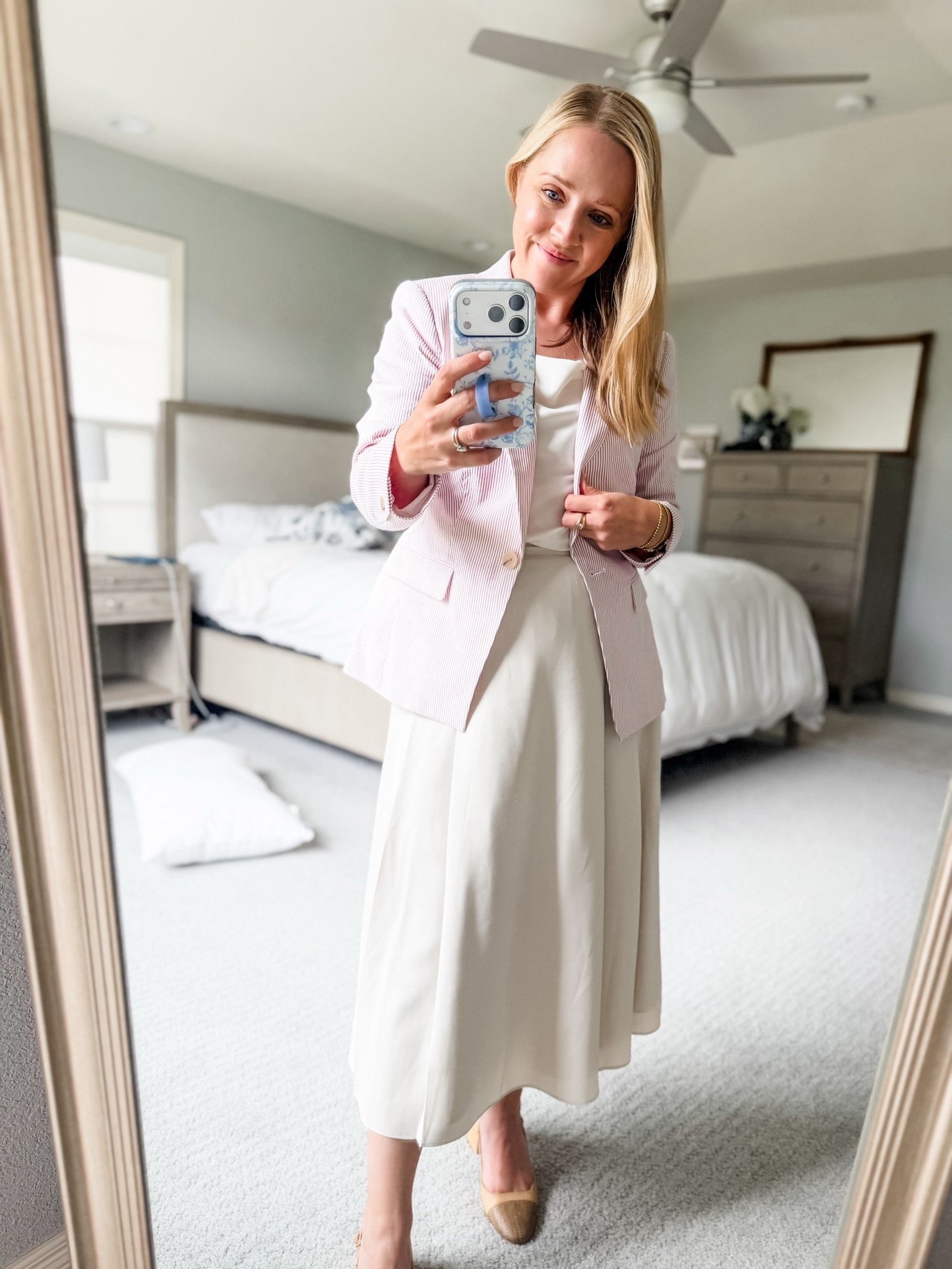 Petite seersucker blazer that’s perfect for summer! Fits tts in a soft pink stripe. Similar skirts and heels. 

Petite outfit, petite style, work wear, work outfit, seersucker, women’s blazer

#LTKootd #LTKPetite #LTKSaleAlert