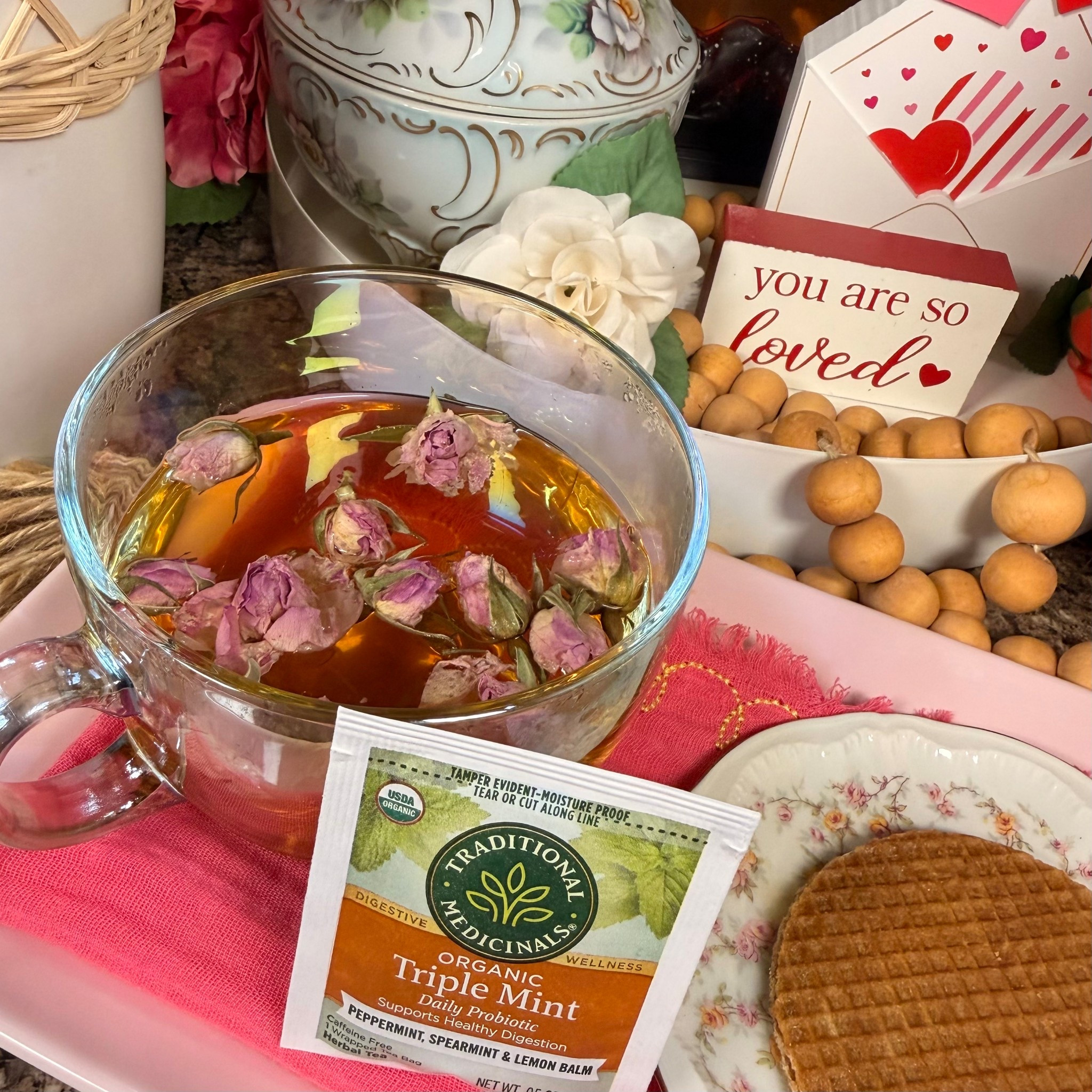 Happy Friday, Everyone!! What a busy and productive first week of 2026! So grateful we made it through! In addition to the great week, it appears that the crud has finally passed its way onto me …..🤧 

And as my Aunt just told me, it won’t keep a fighter down for long!! 🙌🏽 You got that right!! 

Anyhow, I’m enjoying my mint tea with my favorite rose buds, the smell is so amazing! It’s soothing and this Stroopwafel is so good!! The perfect blend together, and the caramel-honey 🍯 like filling in this waffle 🧇 💛 makes for a sweet, chewy treat!! 