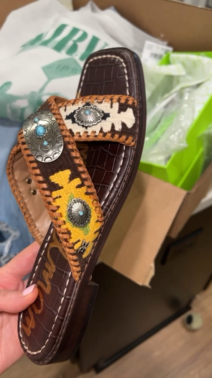 Sam Edelman sandals  

#LTKshoecrush #LTKfindsunder50 #LTKover40