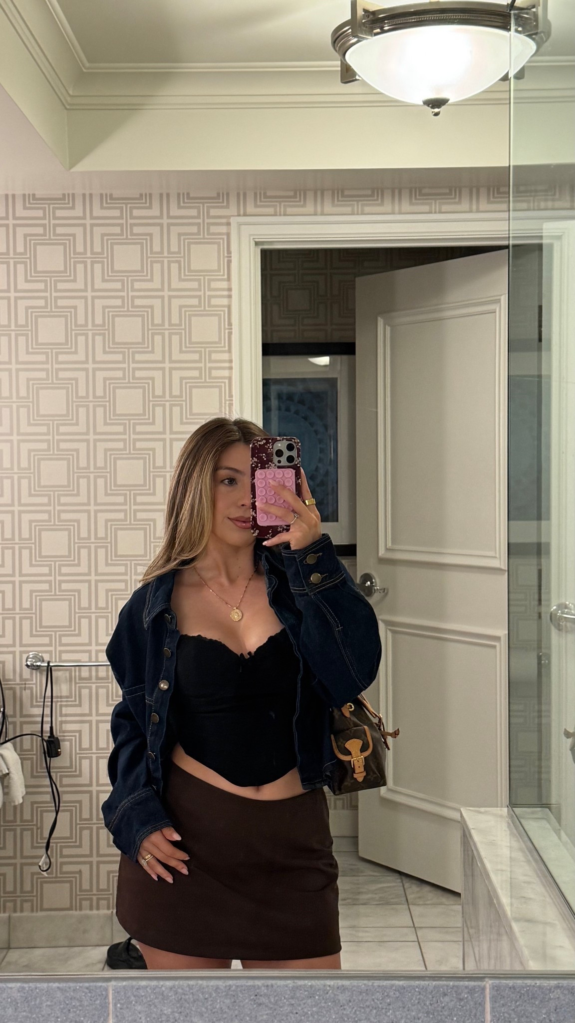 mini skirt jean jacket combo🖤

#LTKgrwm #LTKPetite #LTKValentine
