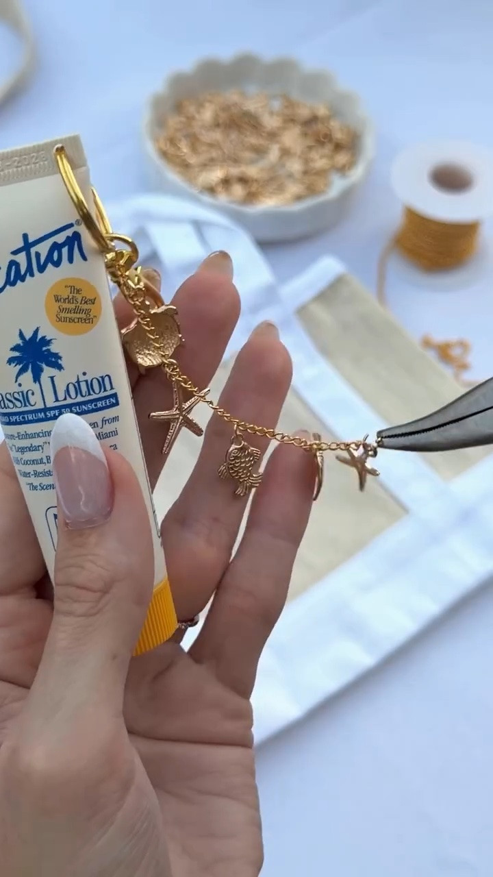 diy sunscreen bag charms ✨🧴🐚 send this to the group chat for your next girls night craft & comment SUN for the links #summercrafts #girlsnightcraft #diy #bagcharms #hosting