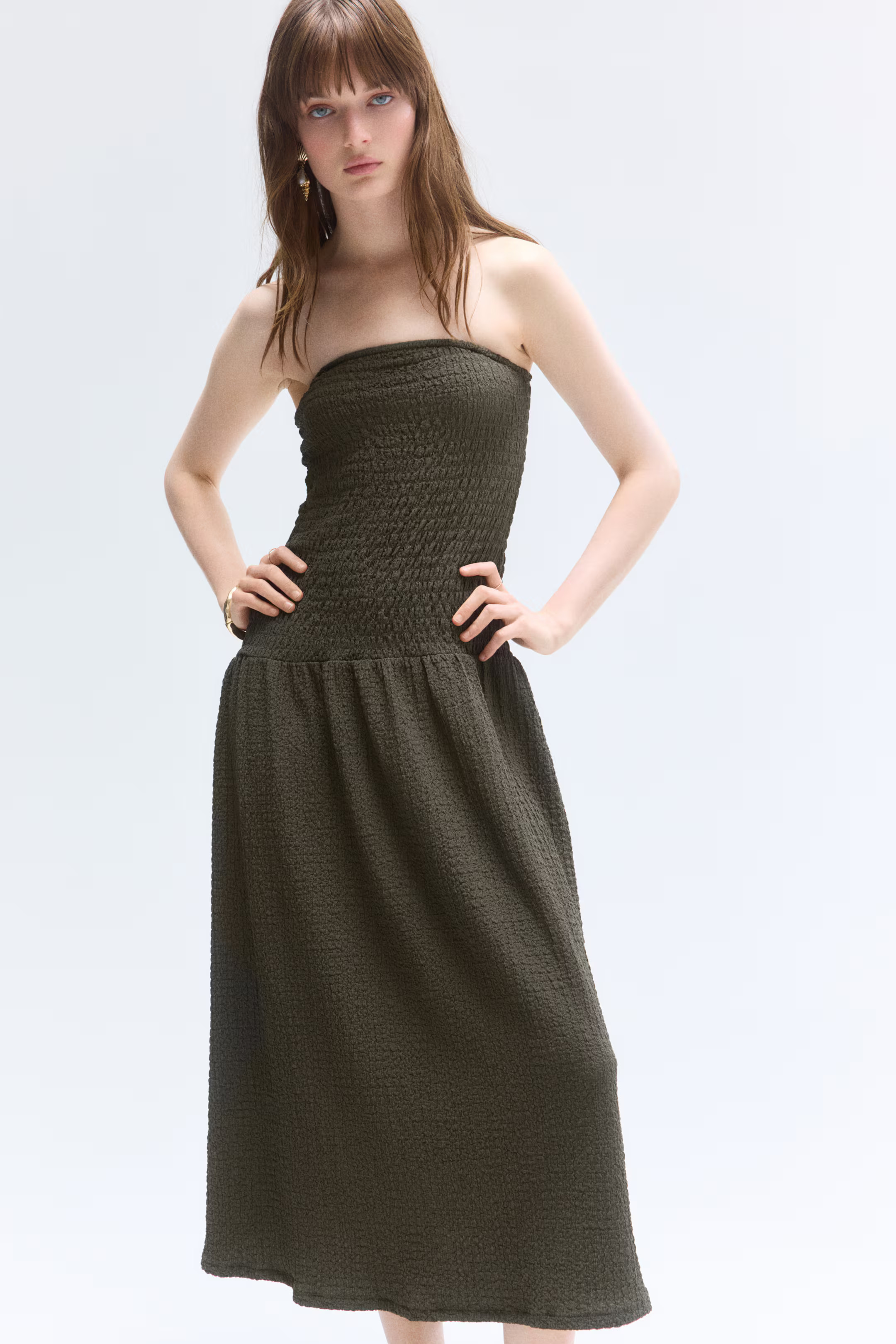 Gesmoktes Bandeau-Kleid | H&M (DE, AT, CH, NL, FI)