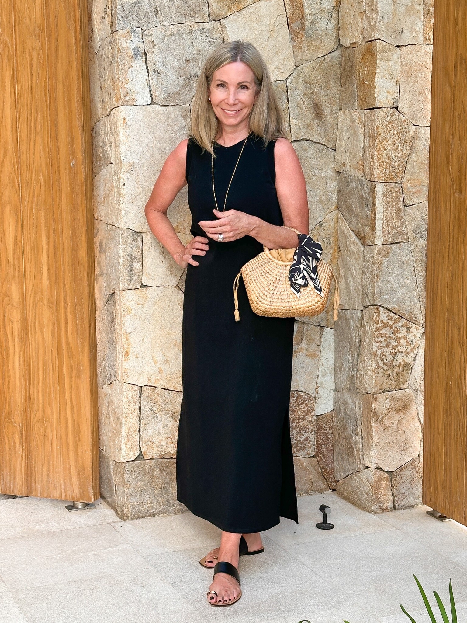 Perfect vacation and travel dress 🖤