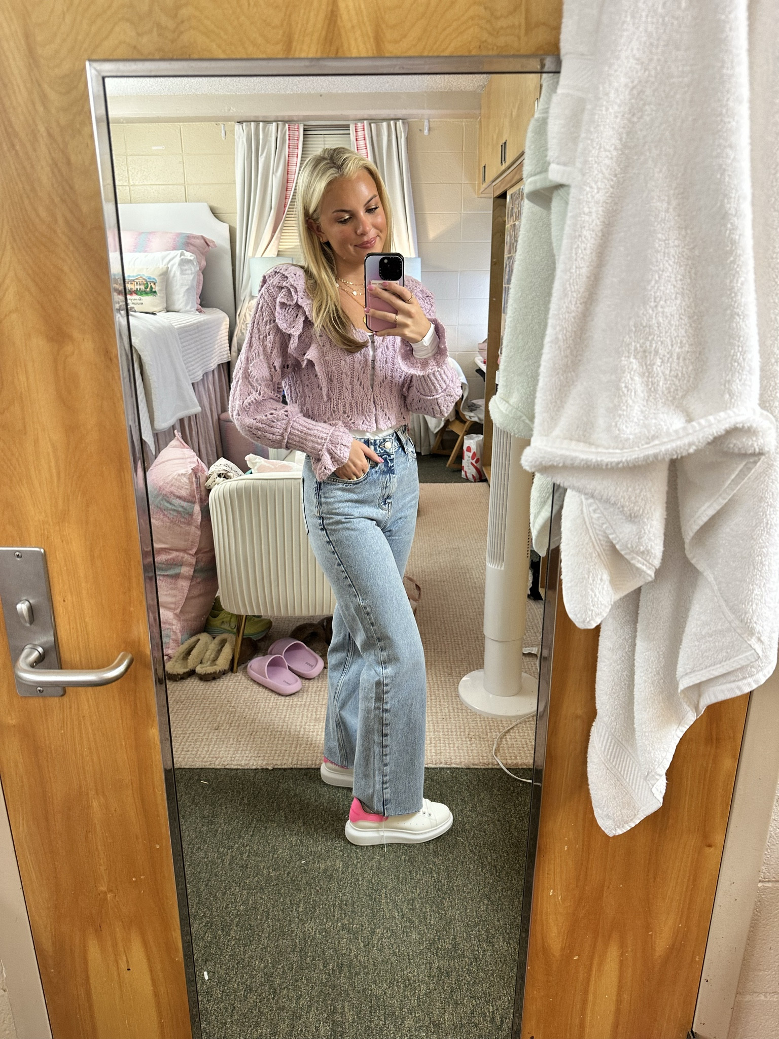 Bday dinner fit💟
Jeans are zara (HIGH RISE Z1975 STRAIGHT LEG) 
I linked a very similar revolve pair :)
Necklaces -Lana Jewelry , KK Buteau designs 
